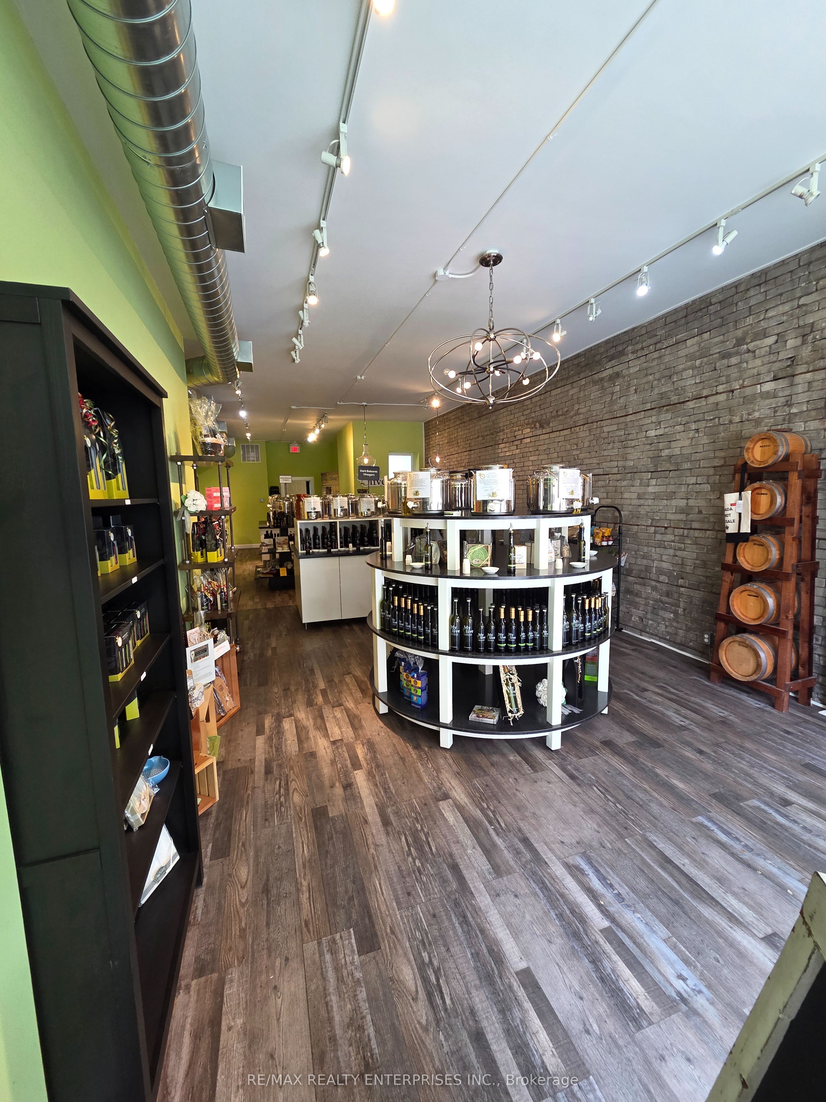 151 Roncesvalles Avenue Property Photo 7