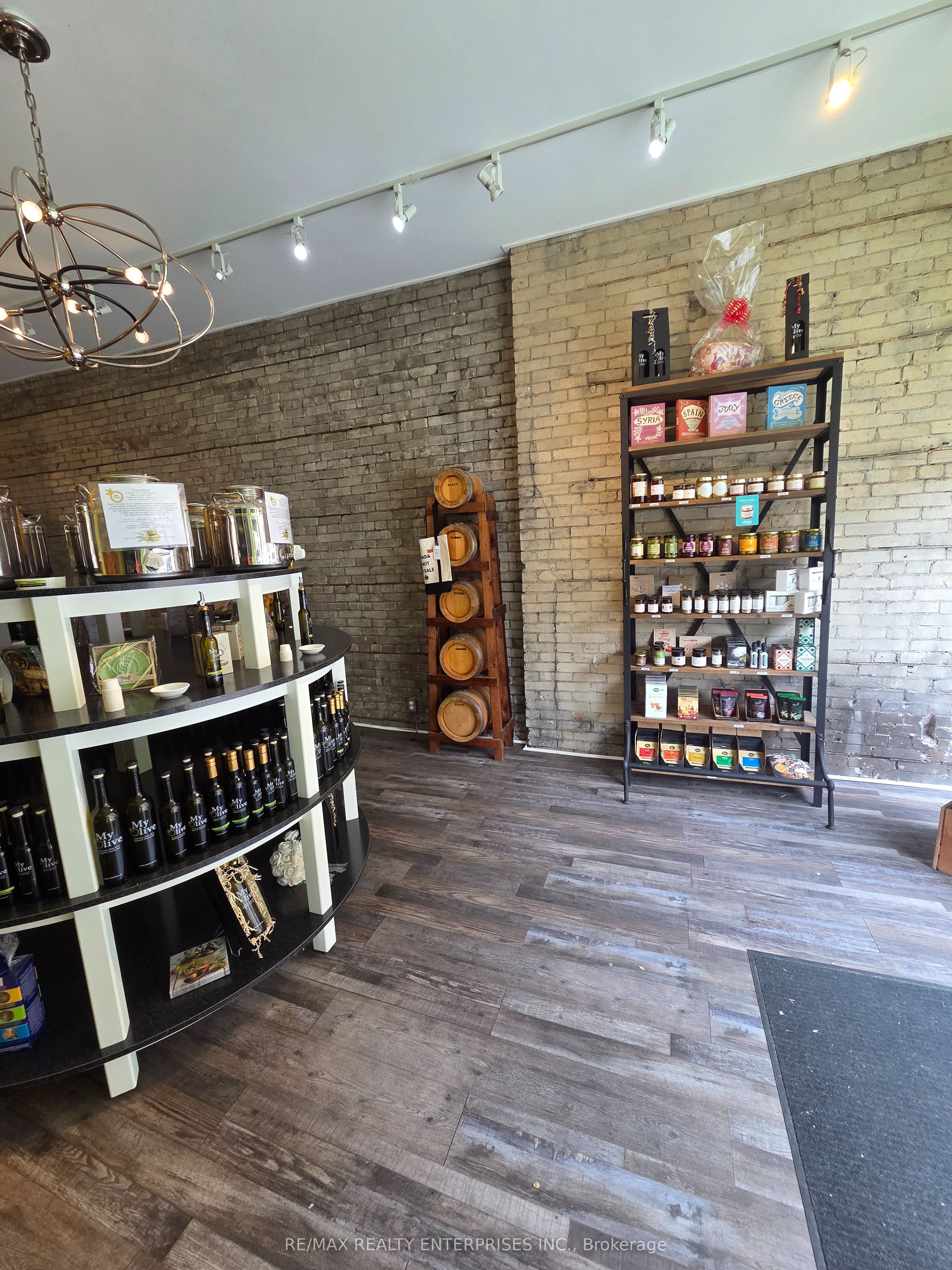 151 Roncesvalles Avenue Property Photo 8