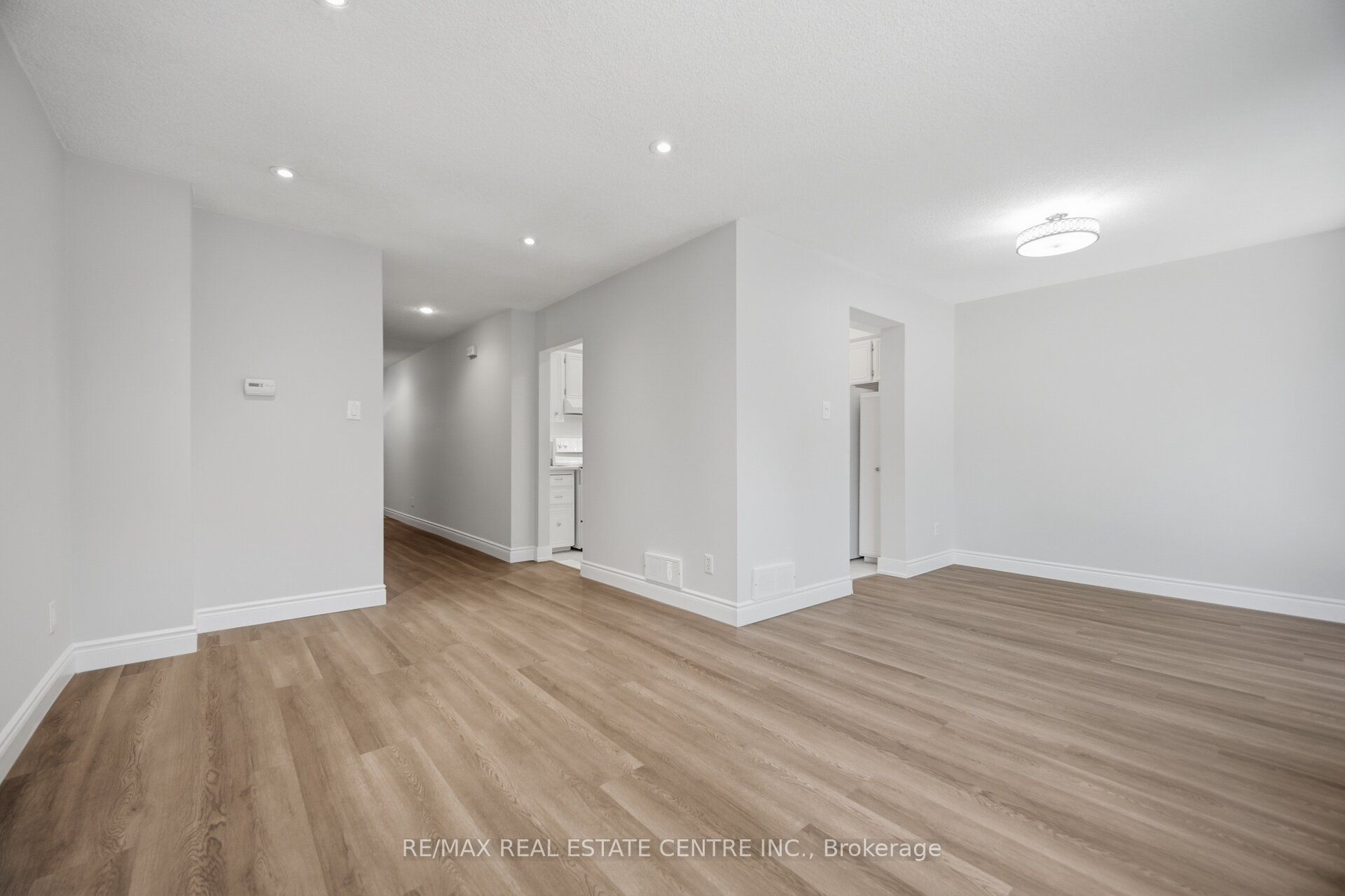 1951 Rathburn Road E 177 Property Photo 6