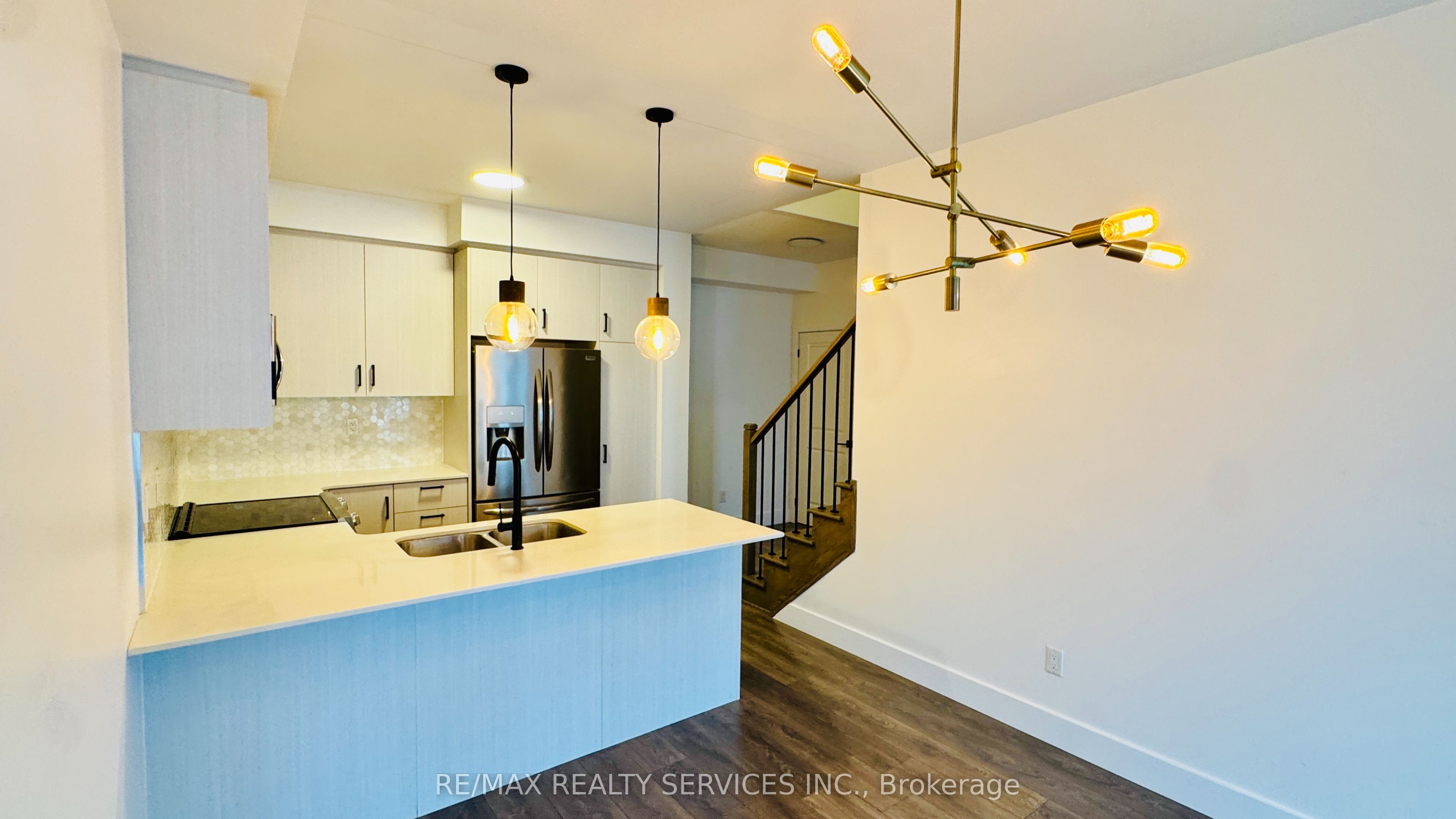 1159 Lloyd Landing Property Photo 10