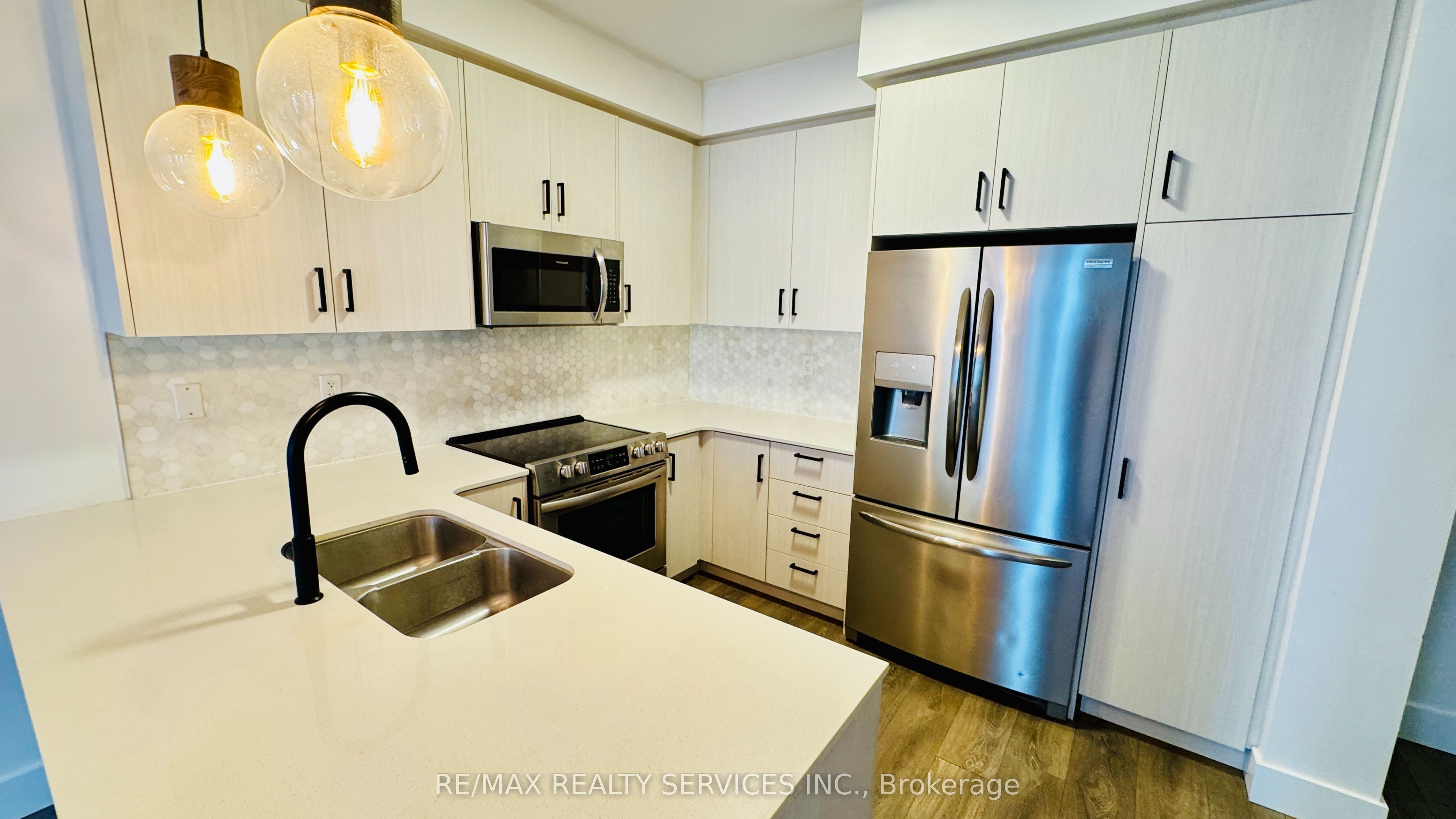 1159 Lloyd Landing Property Photo 13
