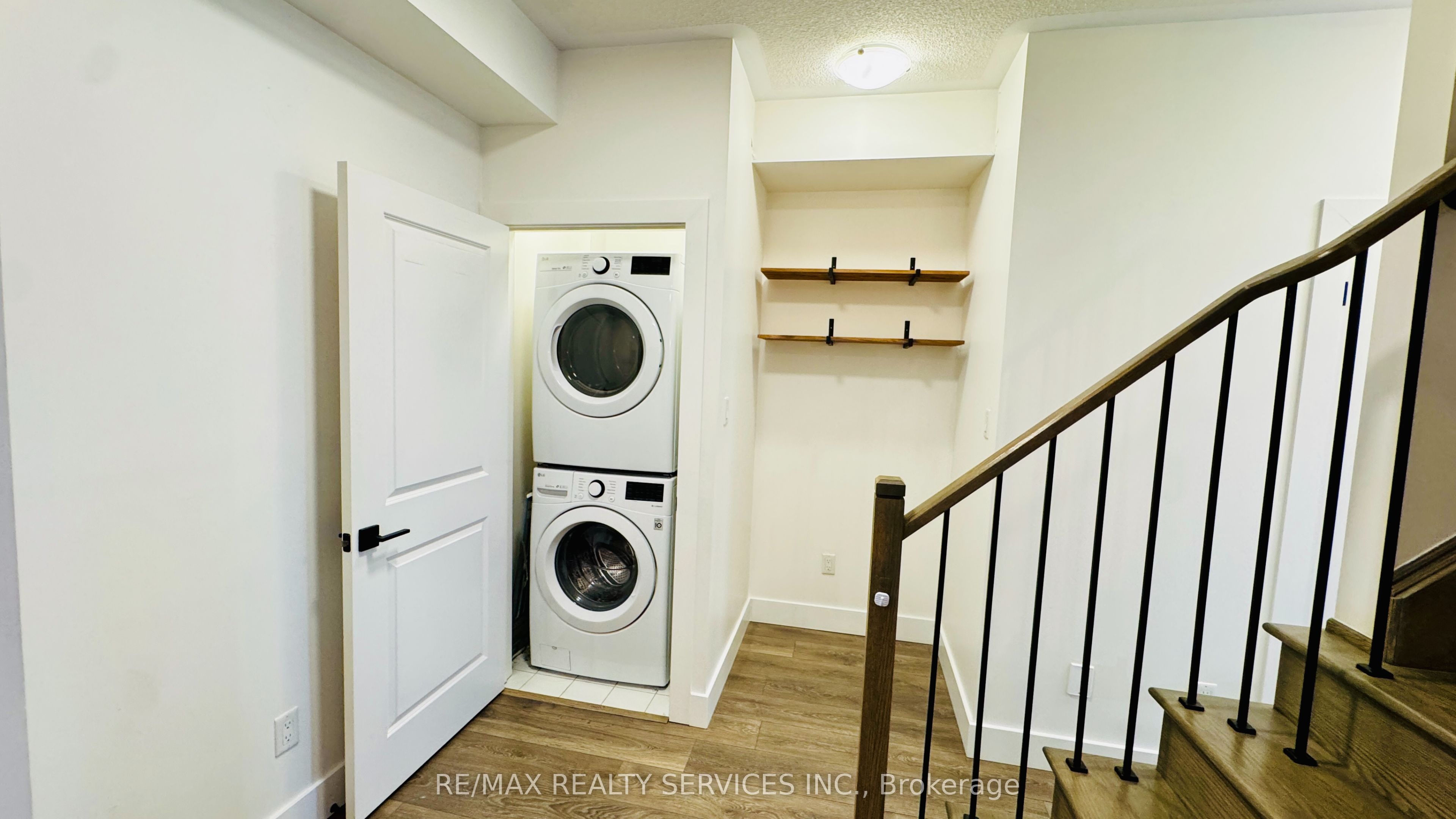 1159 Lloyd Landing Property Photo 17