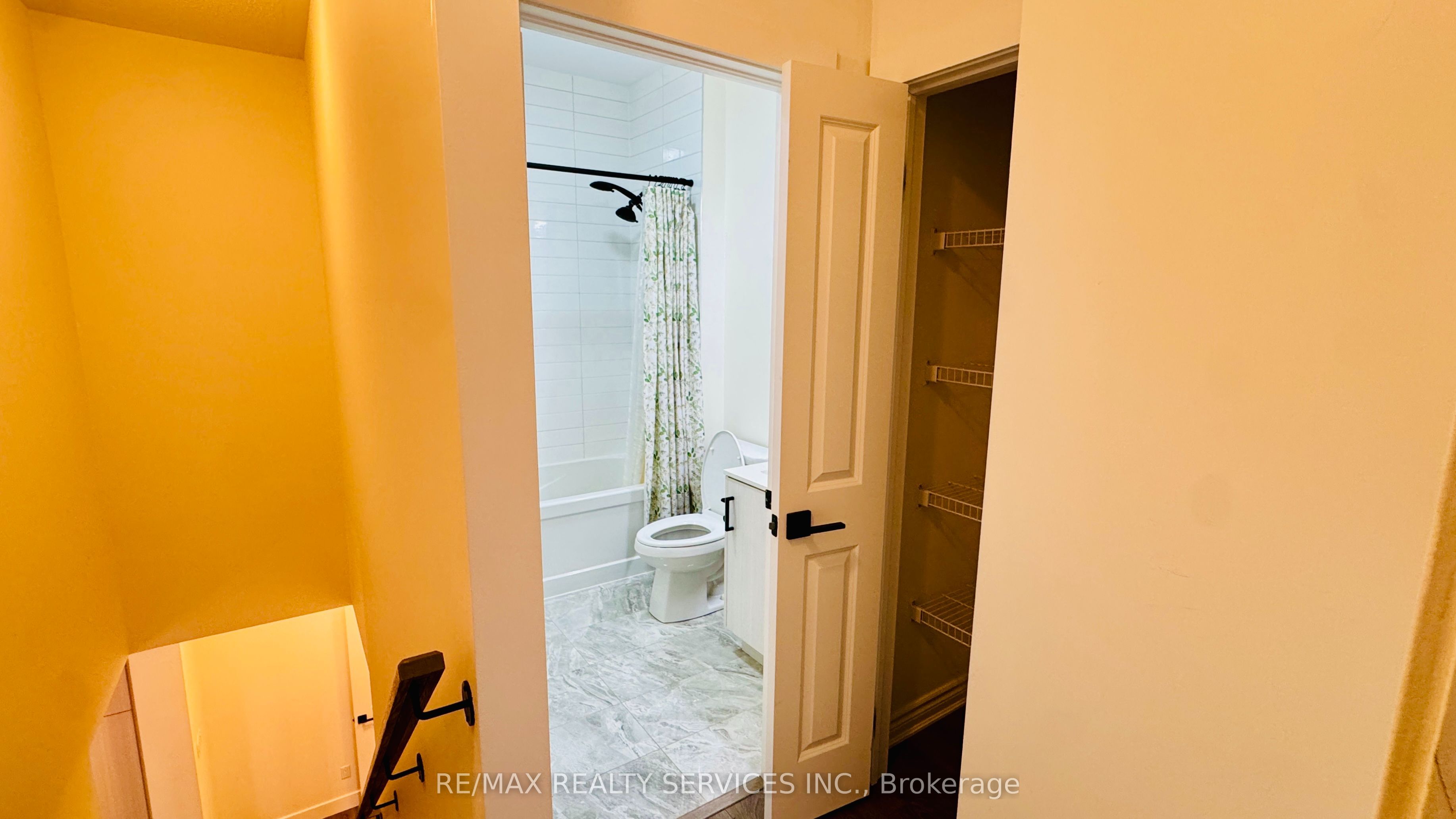 1159 Lloyd Landing Property Photo 18