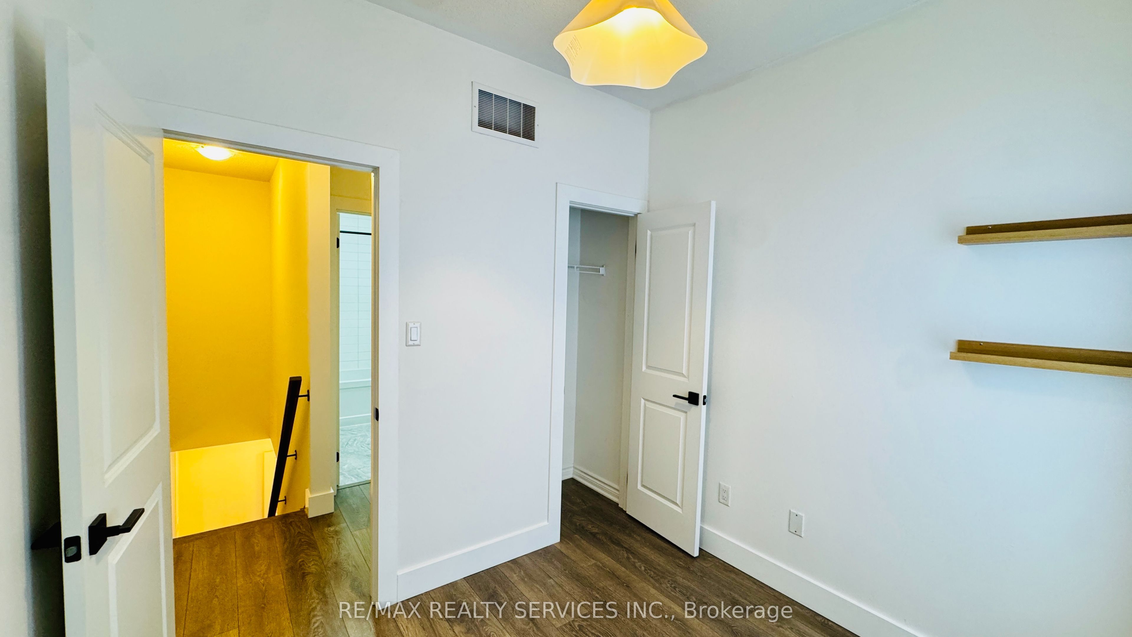 1159 Lloyd Landing Property Photo 21