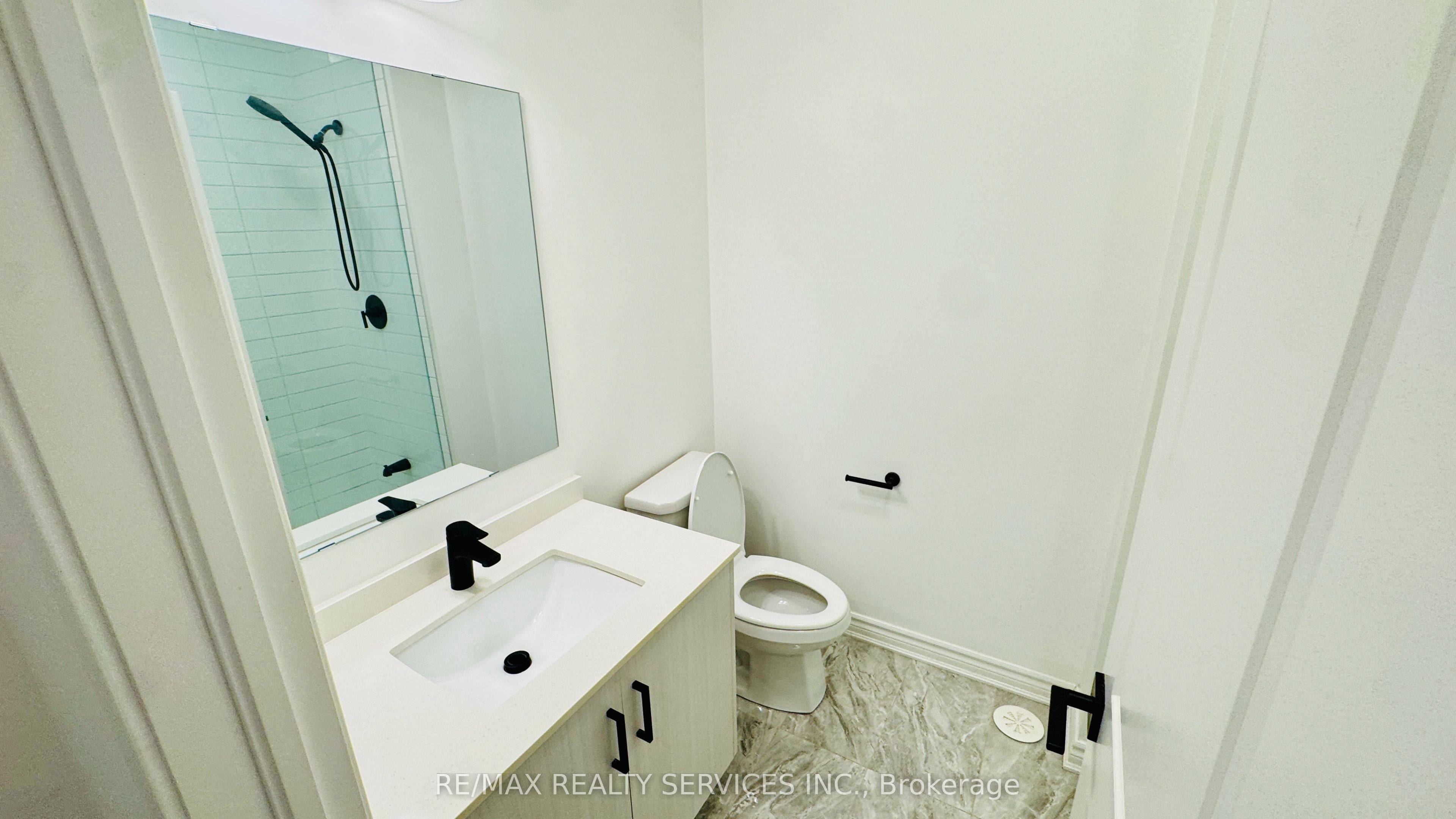 1159 Lloyd Landing Property Photo 28