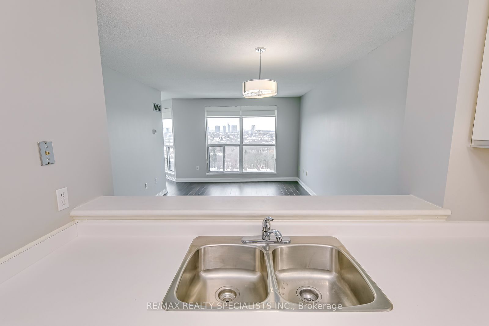 2177 Burnhamthorpe Road W 1605 Property Photo 13