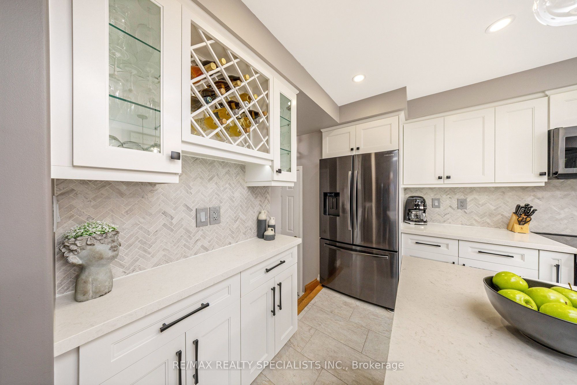 590 Speyer Circle Property Photo 14
