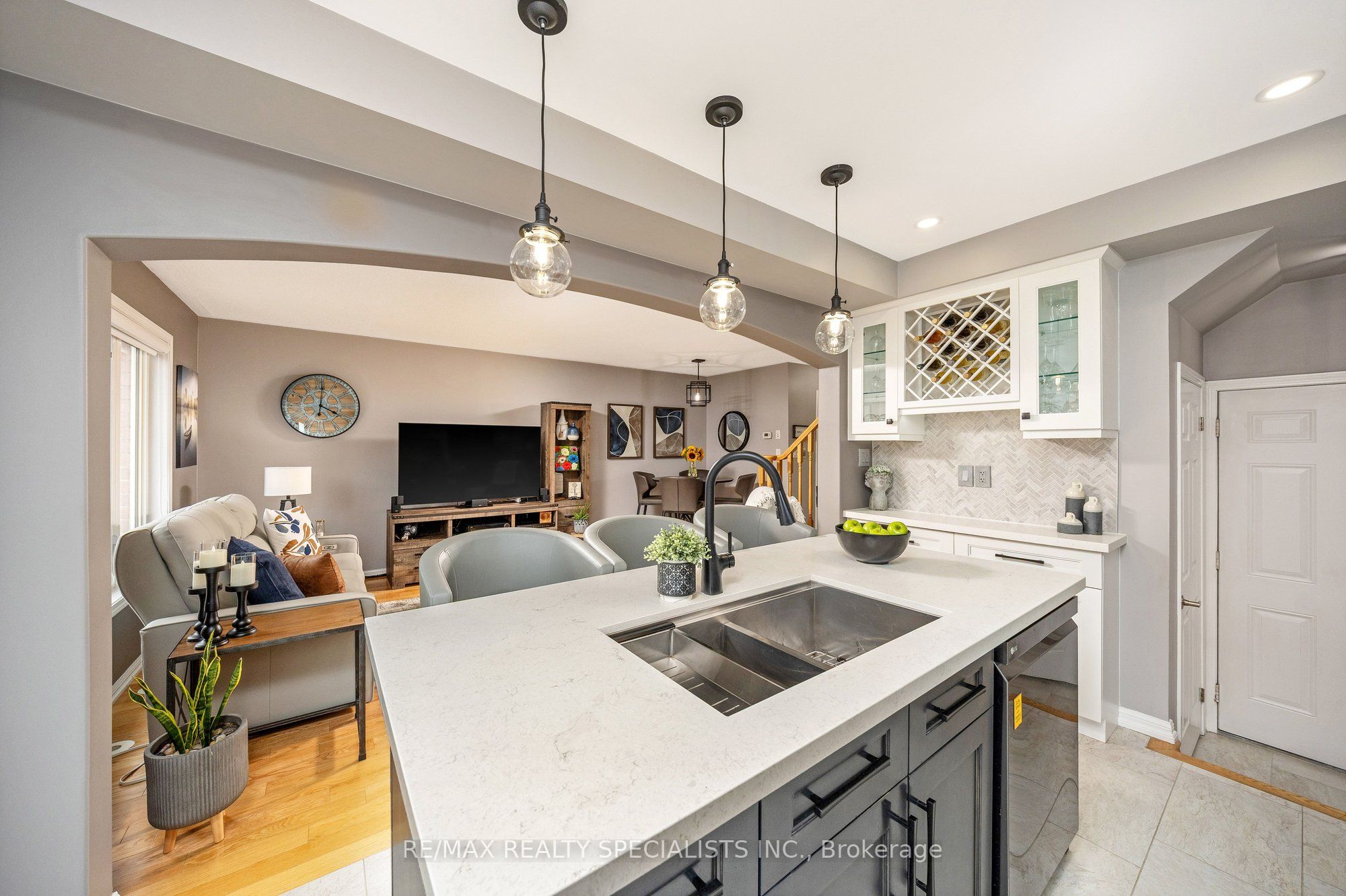 590 Speyer Circle Property Photo 16