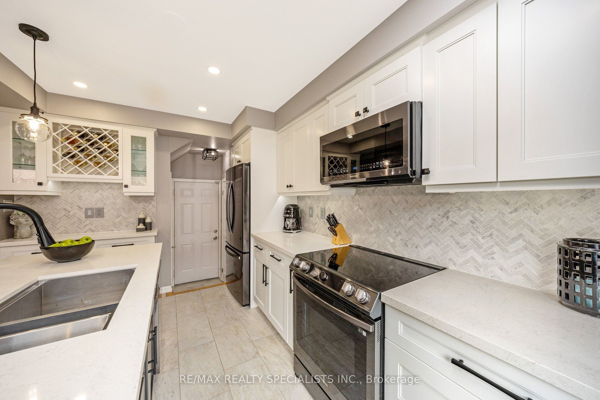 590 Speyer Circle Property Photo 17