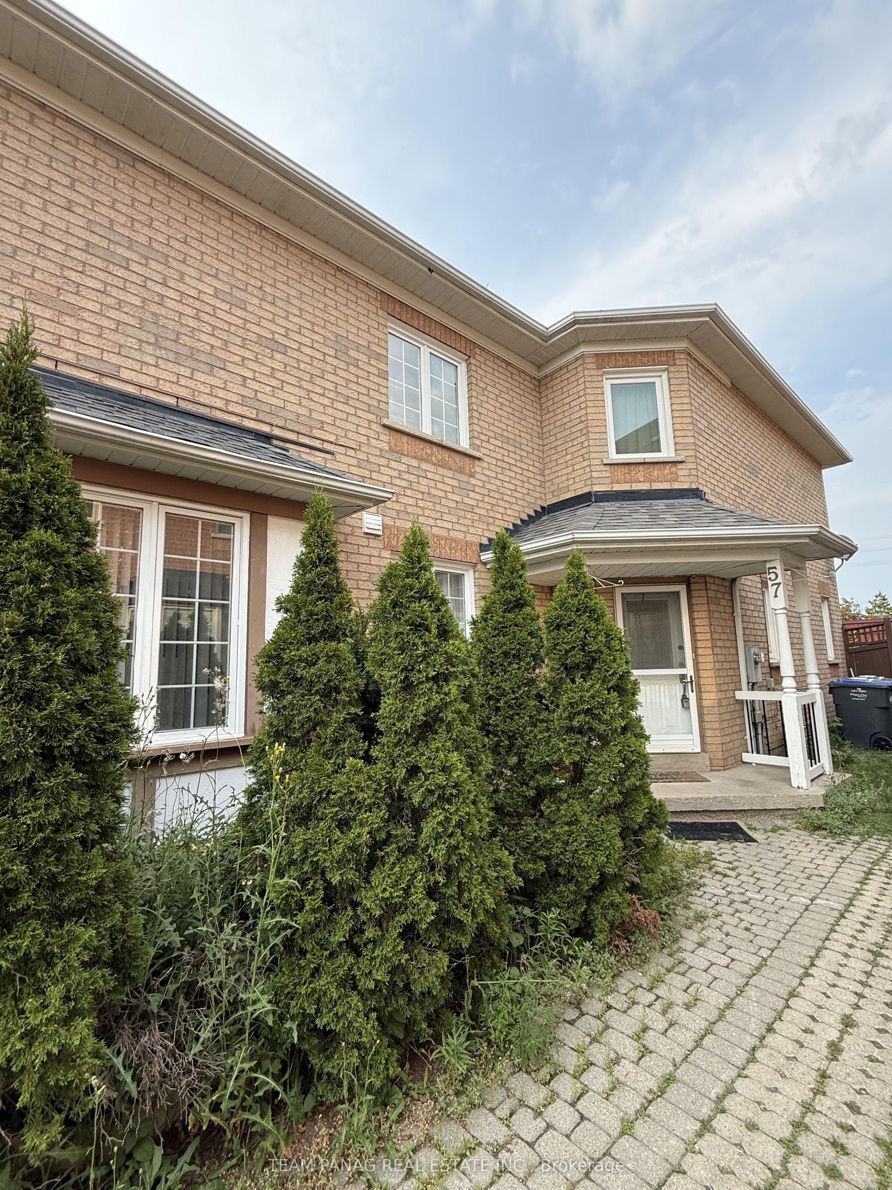 57 Quail Feather Crescent Property Photo 1