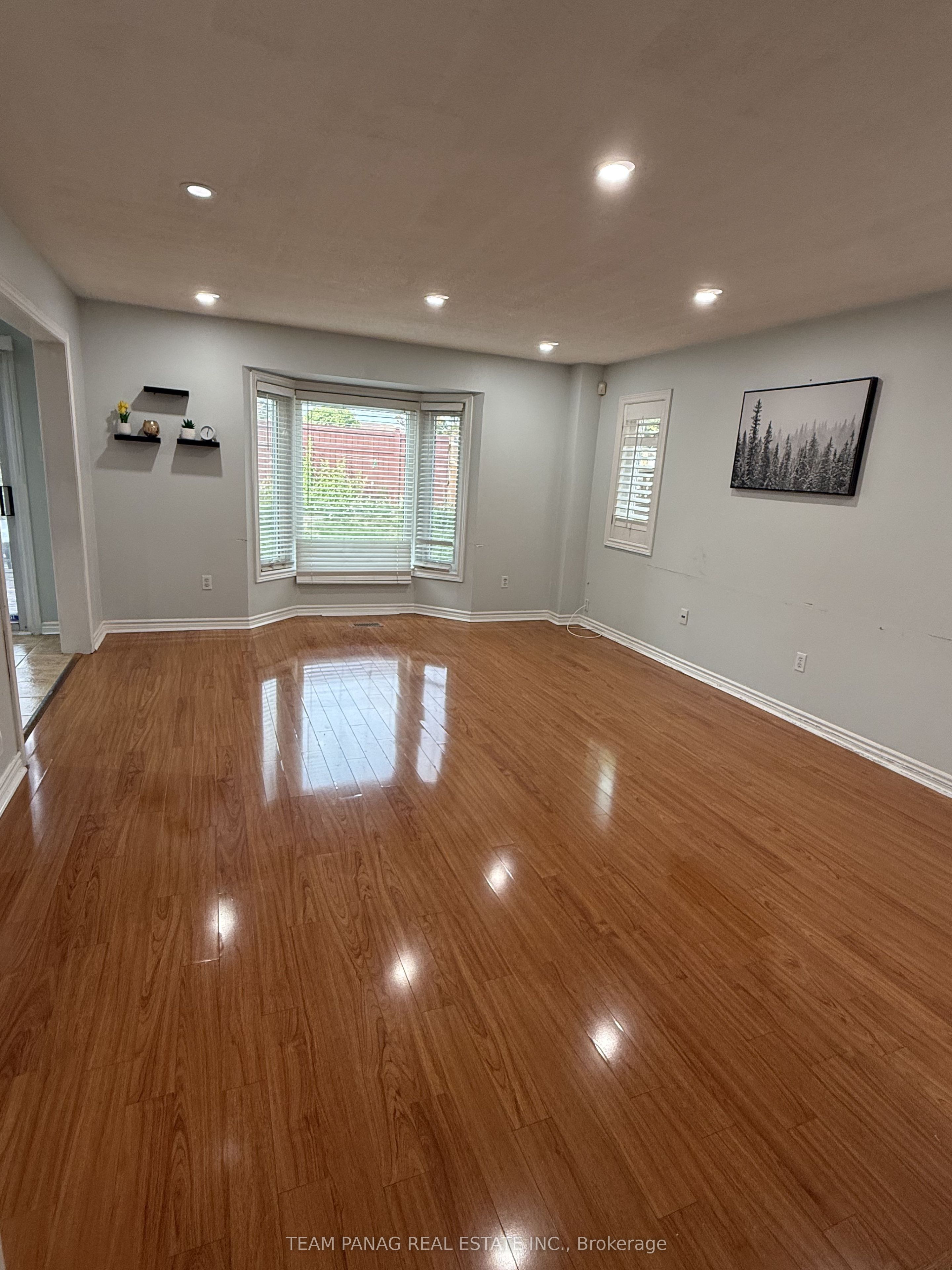 57 Quail Feather Crescent Property Photo 5