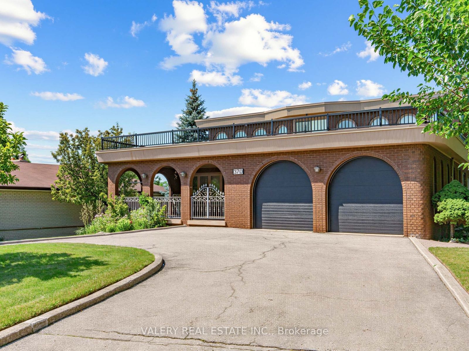 370 Maple Leaf Drive Property Photo 1