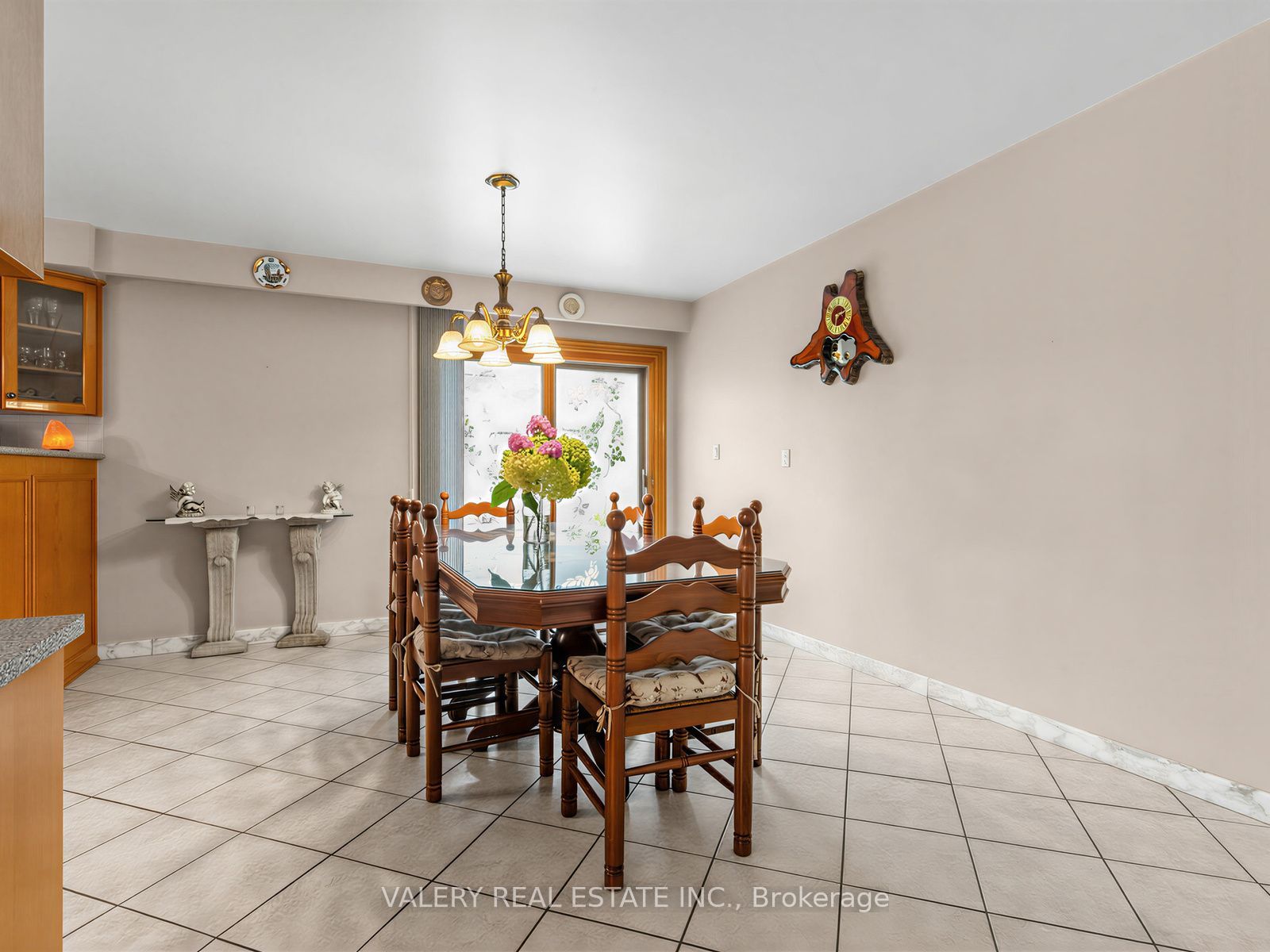 370 Maple Leaf Drive Property Photo 10