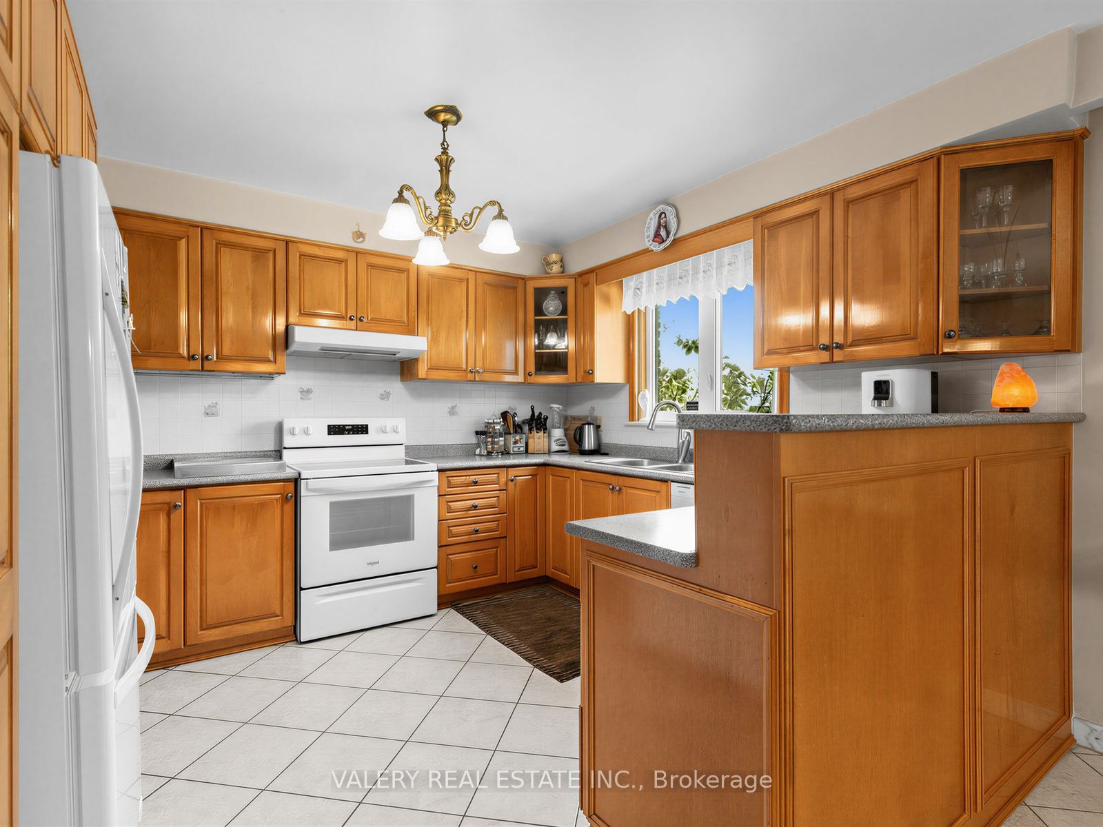 370 Maple Leaf Drive Property Photo 11