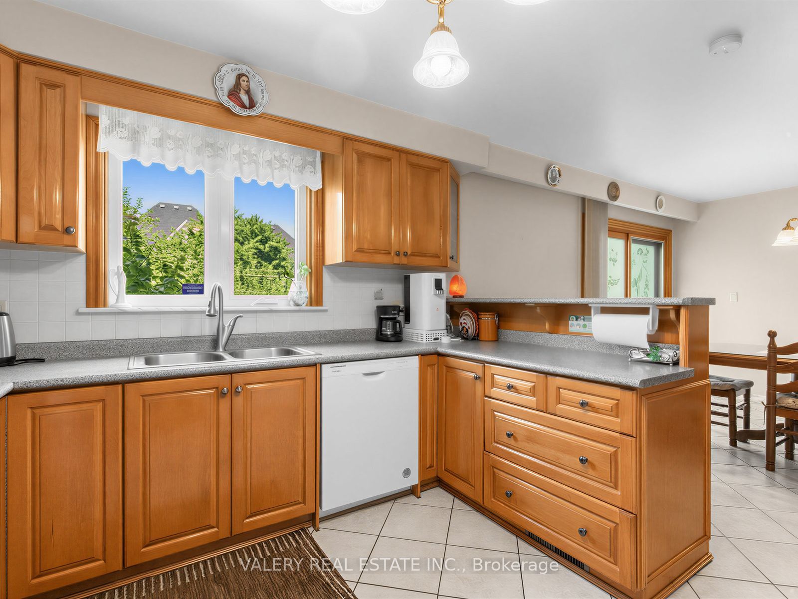 370 Maple Leaf Drive Property Photo 12