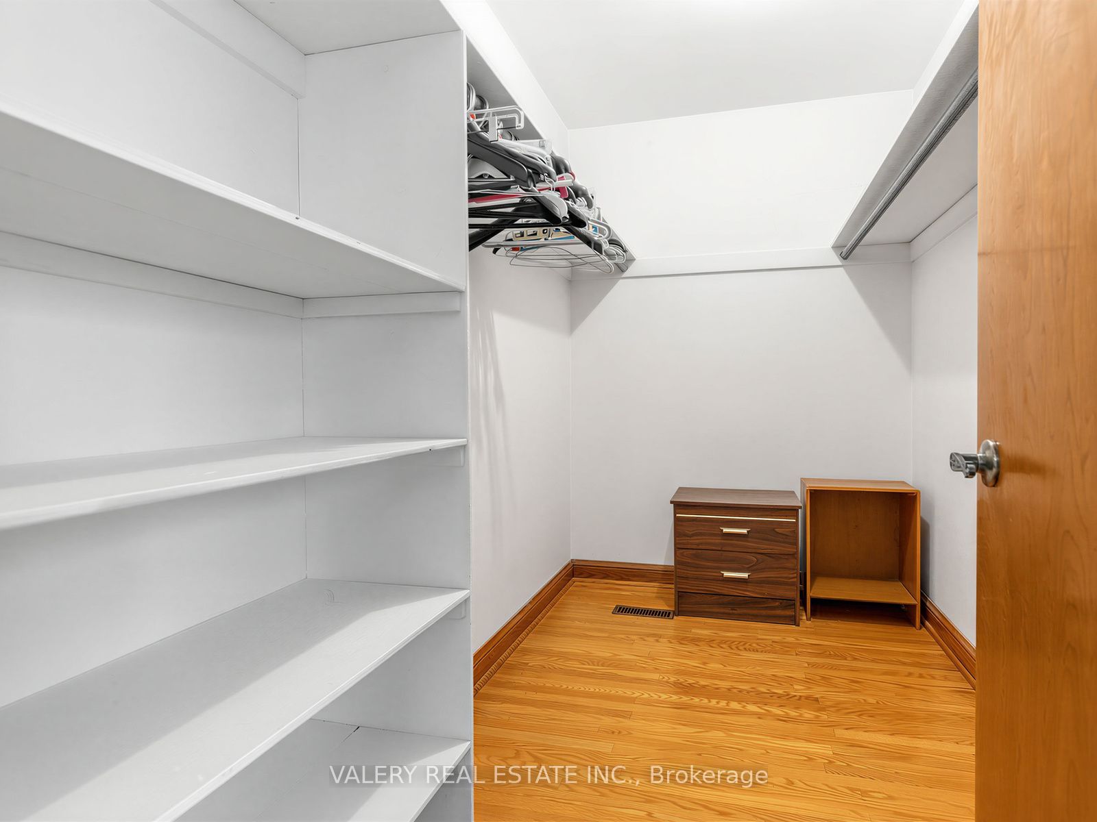 370 Maple Leaf Drive Property Photo 25