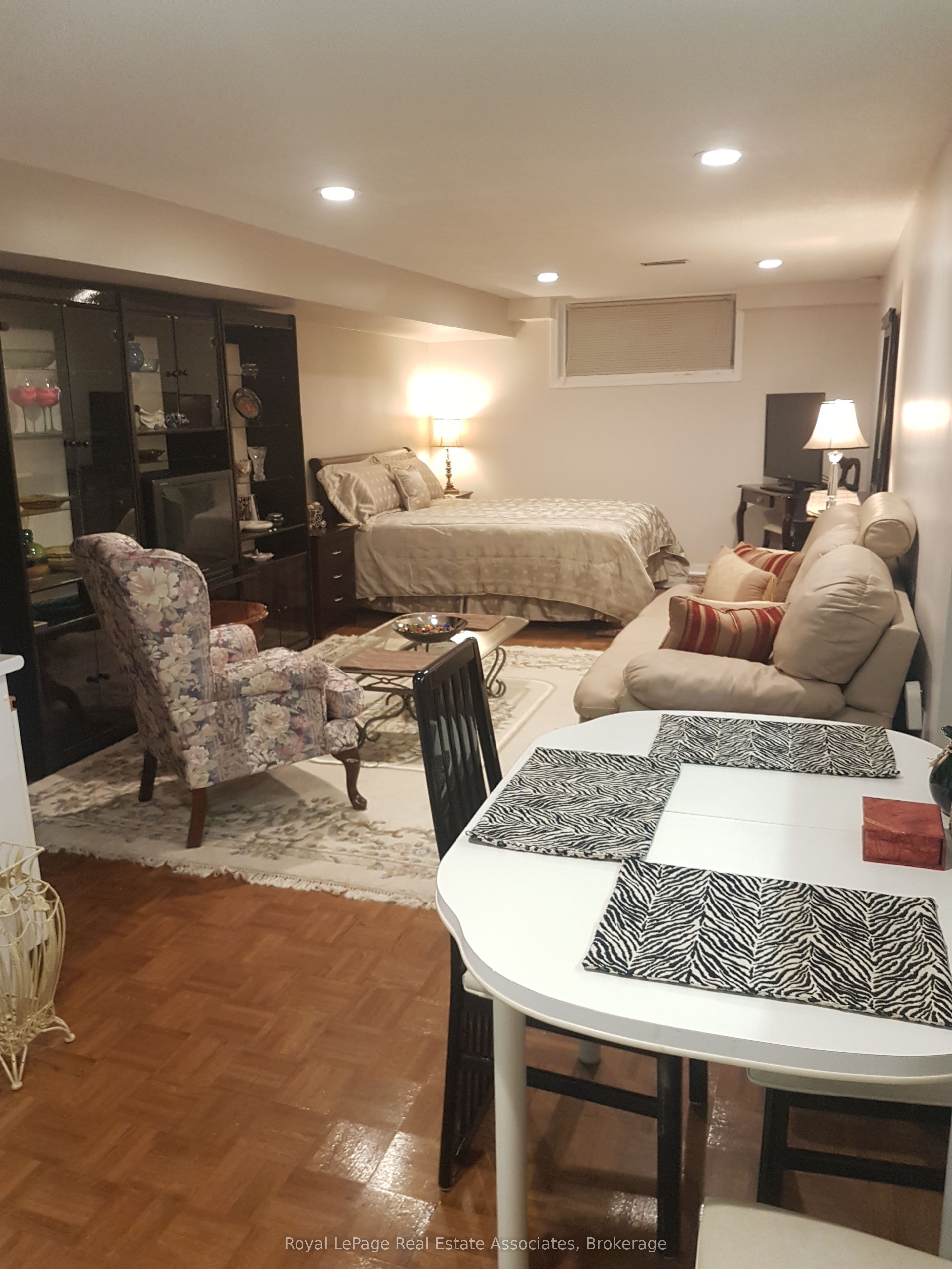 3323 Queen Frederica Drive Property Photo 2