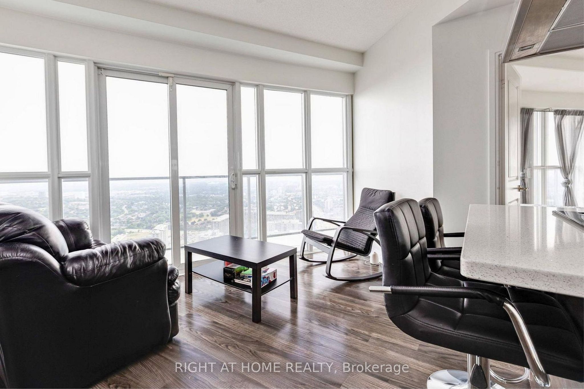 60 Absolute Avenue 4901 Property Photo 4