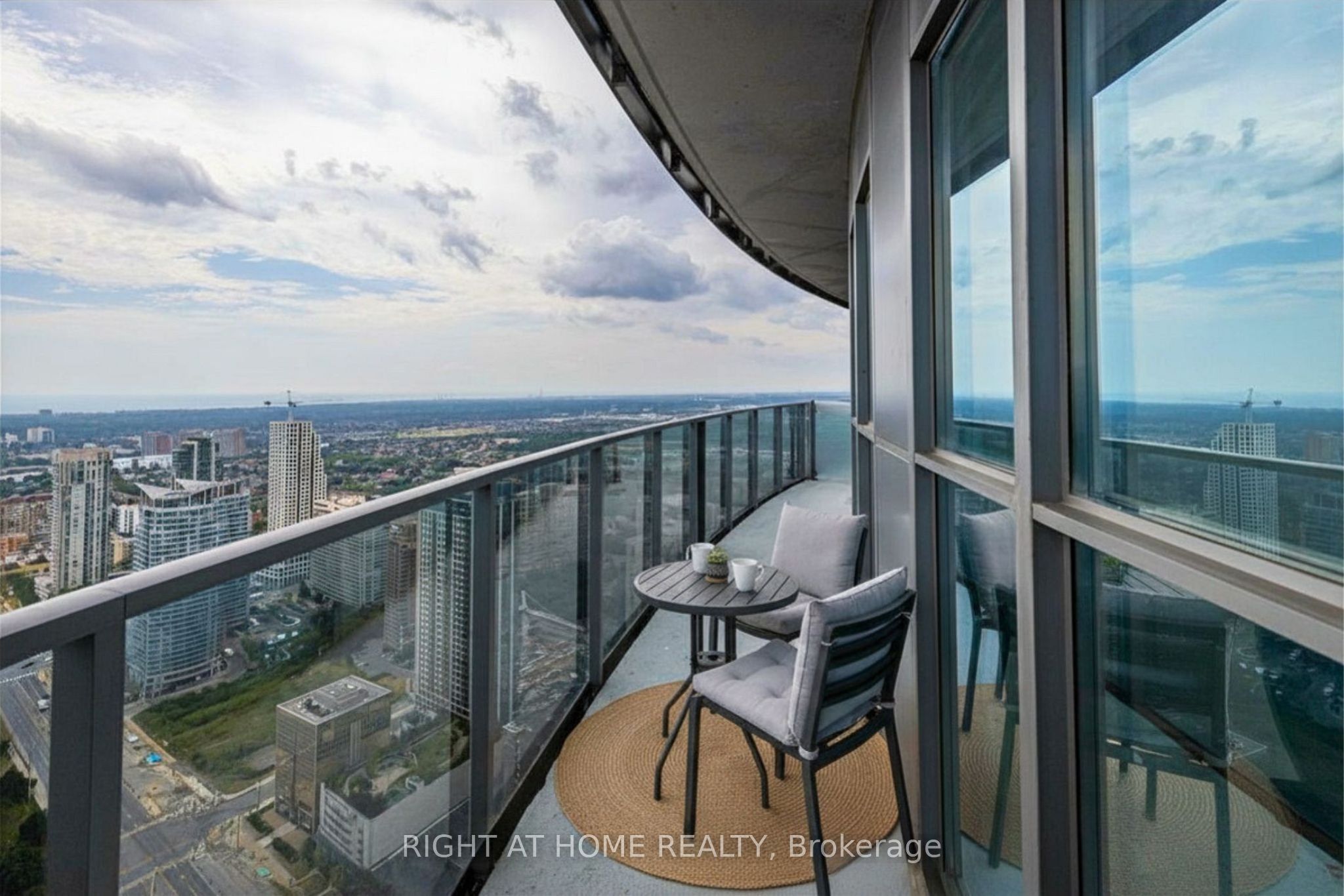 60 Absolute Avenue 4901 Property Photo 12