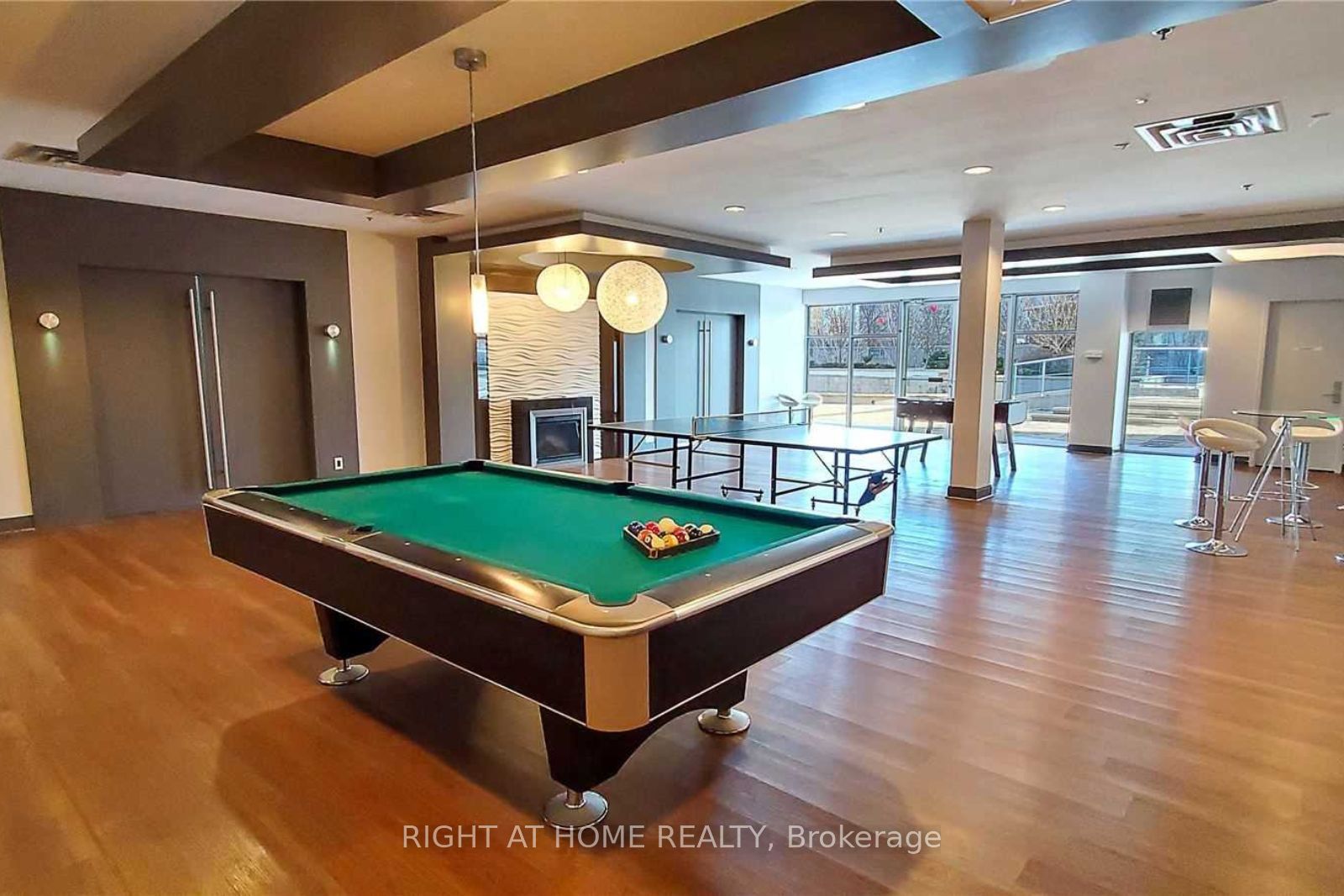 60 Absolute Avenue 4901 Property Photo 17