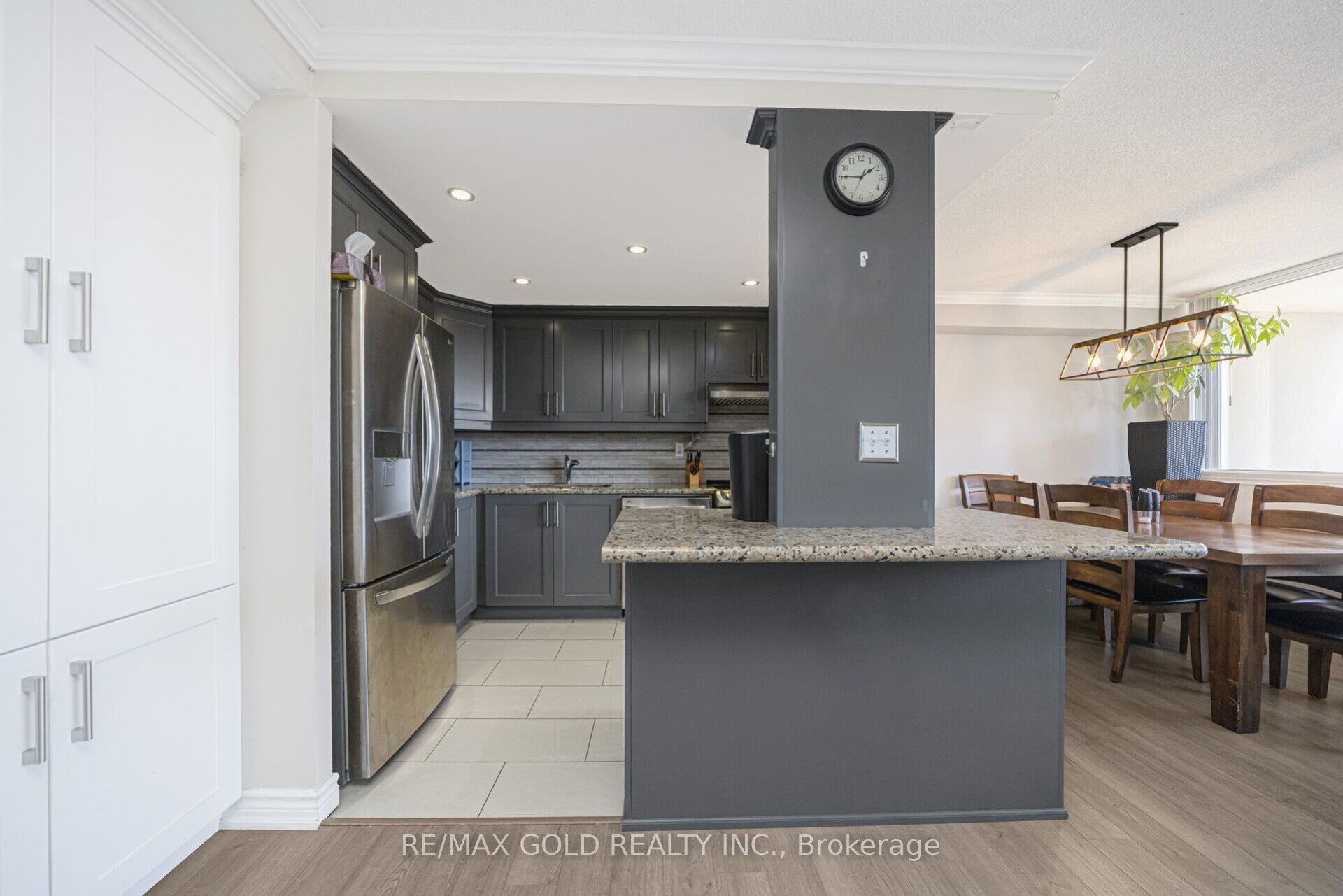 3590 Kaneff Crescent 1913 Property Photo 15