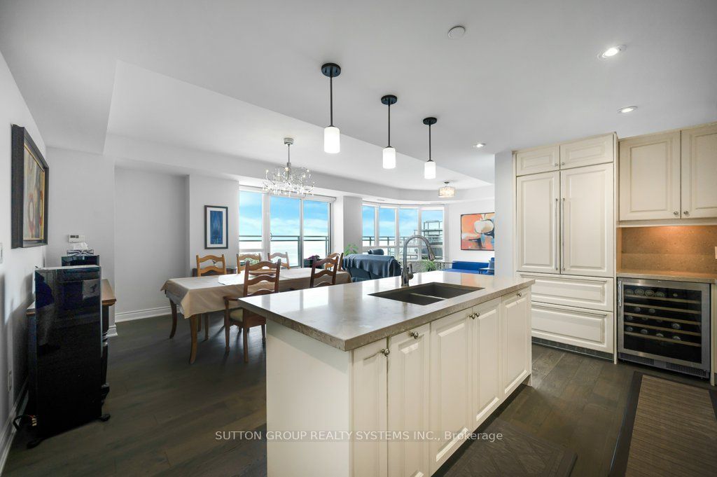 3500 Lakeshore Road W B814 Property Photo 13