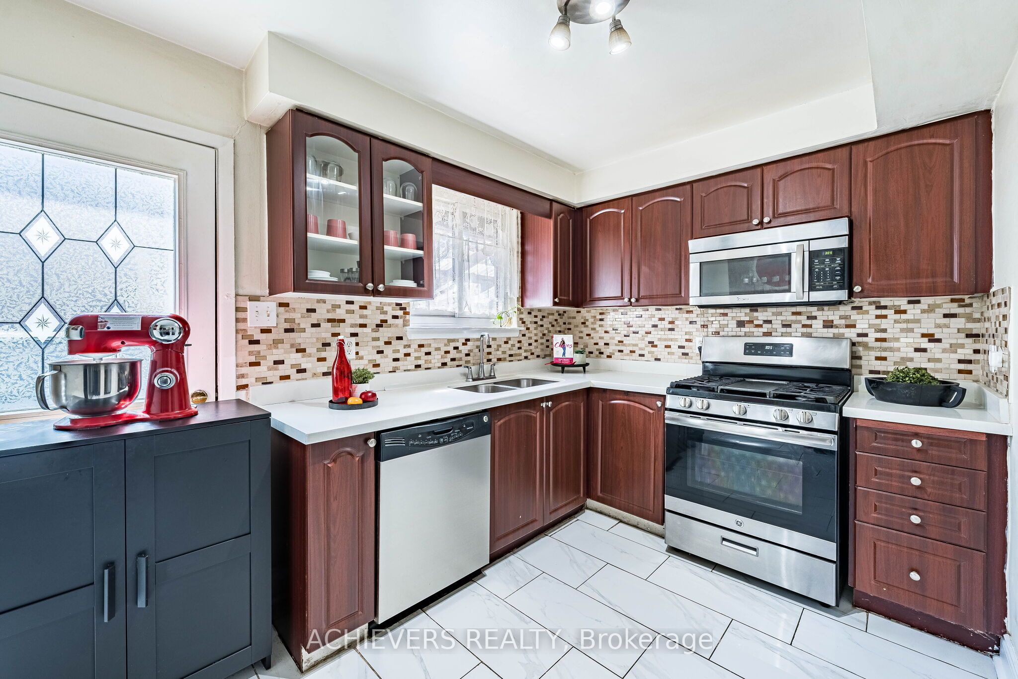 58 Archdekin Drive Property Photo 12