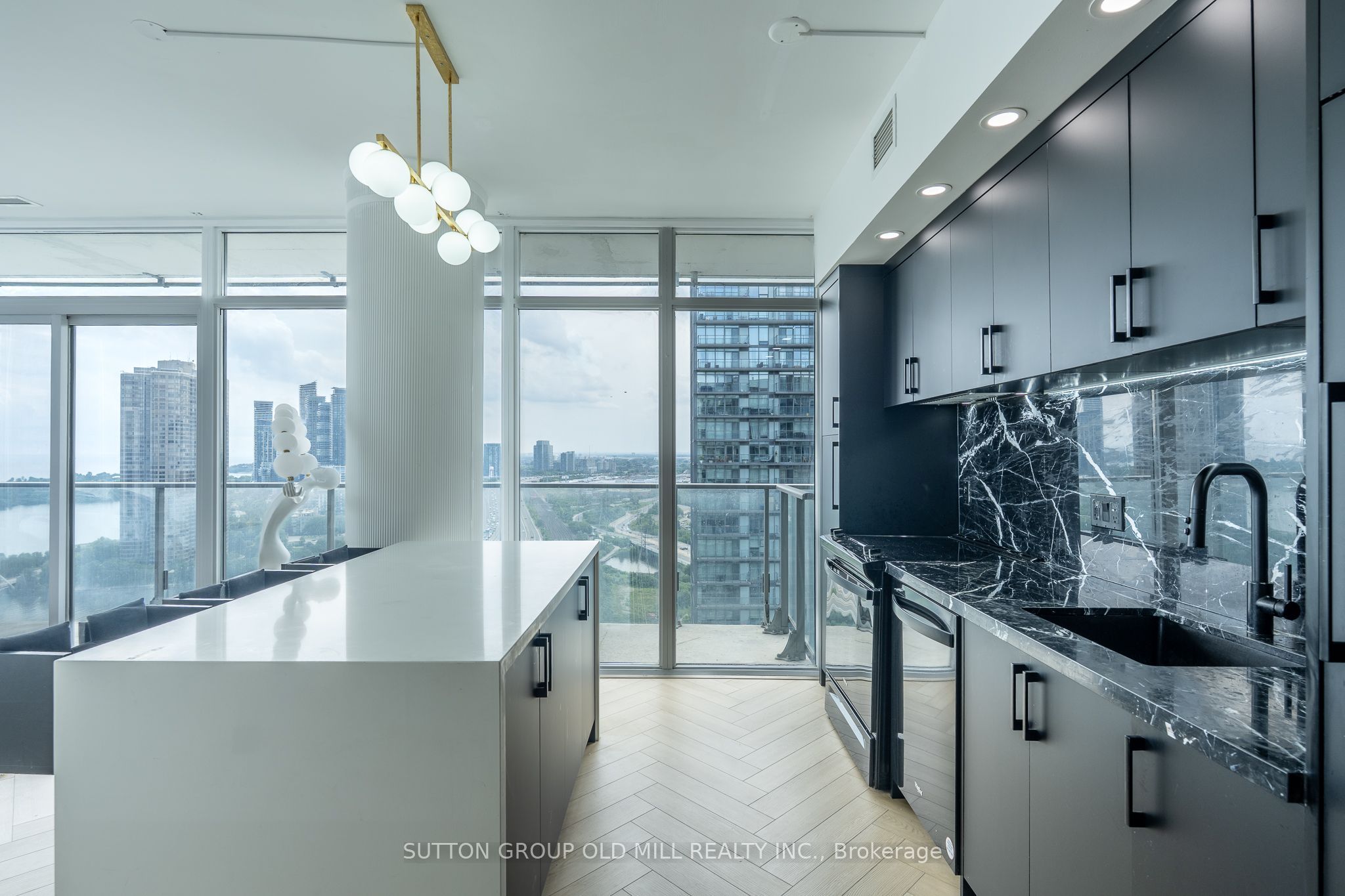103 The Queensway 2505 Property Photo 8