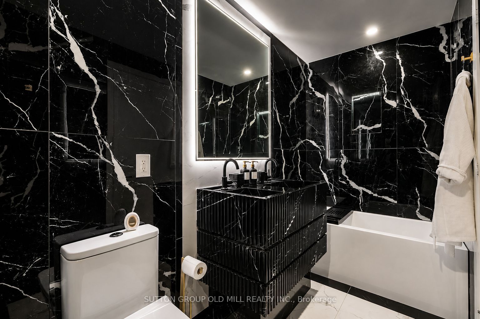 103 The Queensway 2505 Property Photo 19