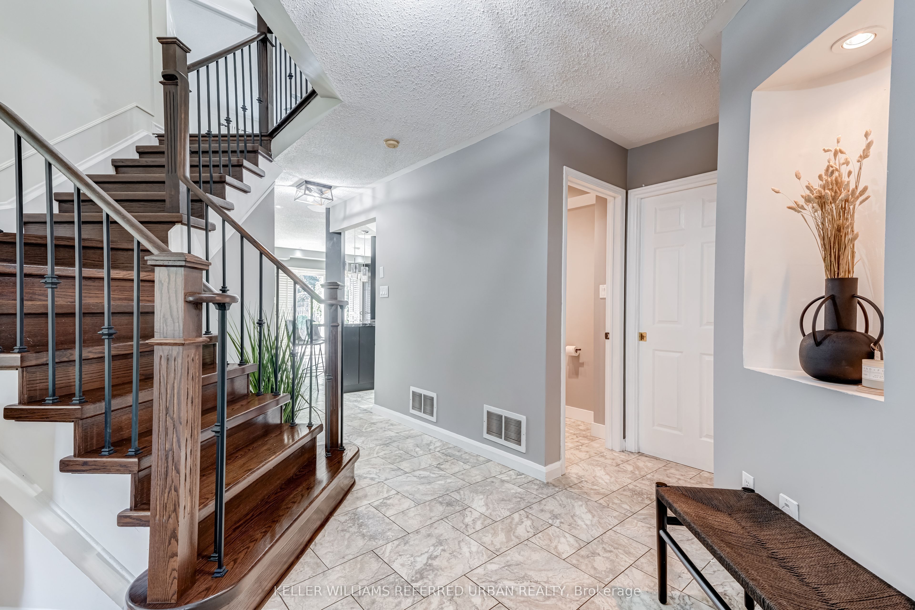 9 Stone Street Property Photo 4