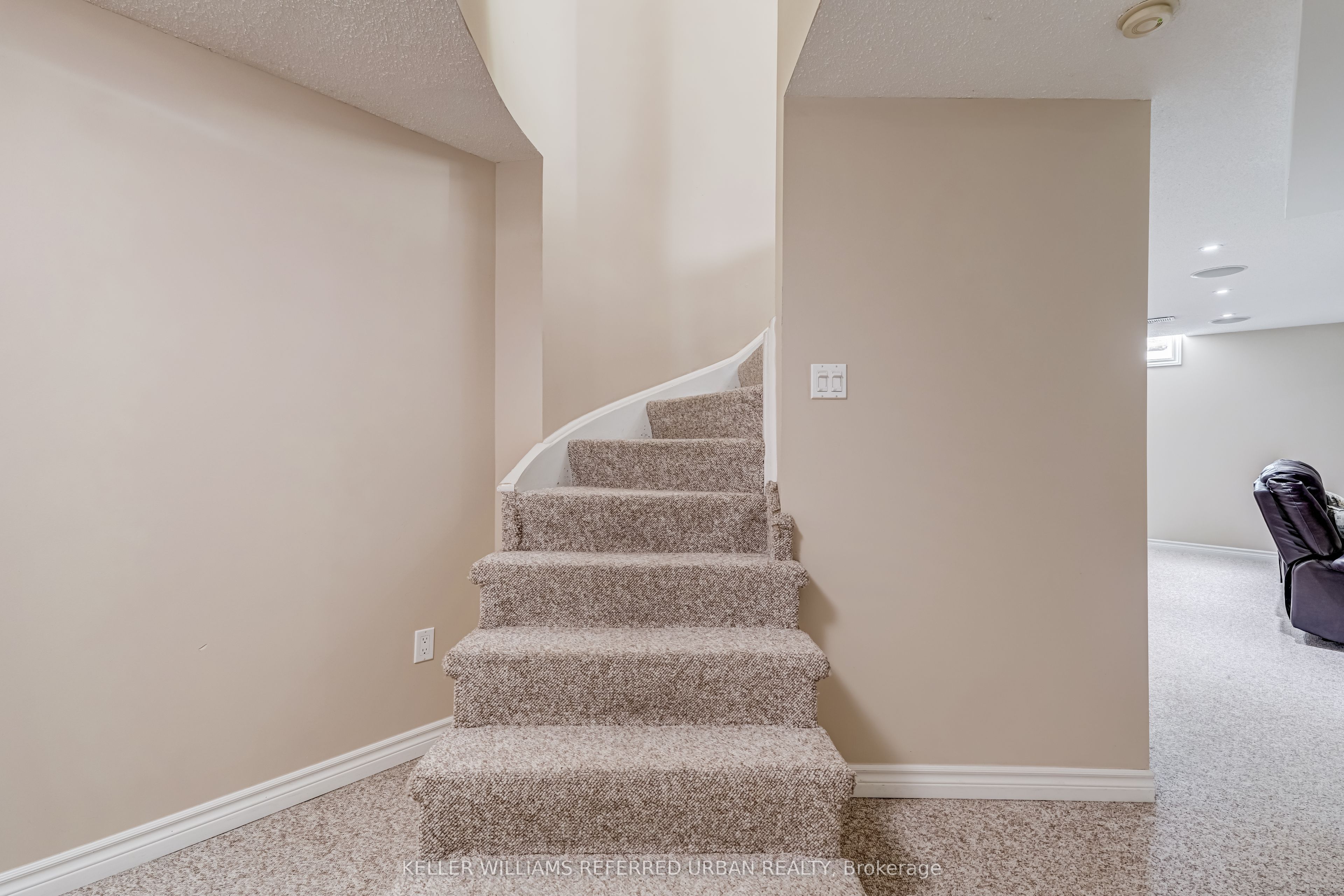 9 Stone Street Property Photo 36
