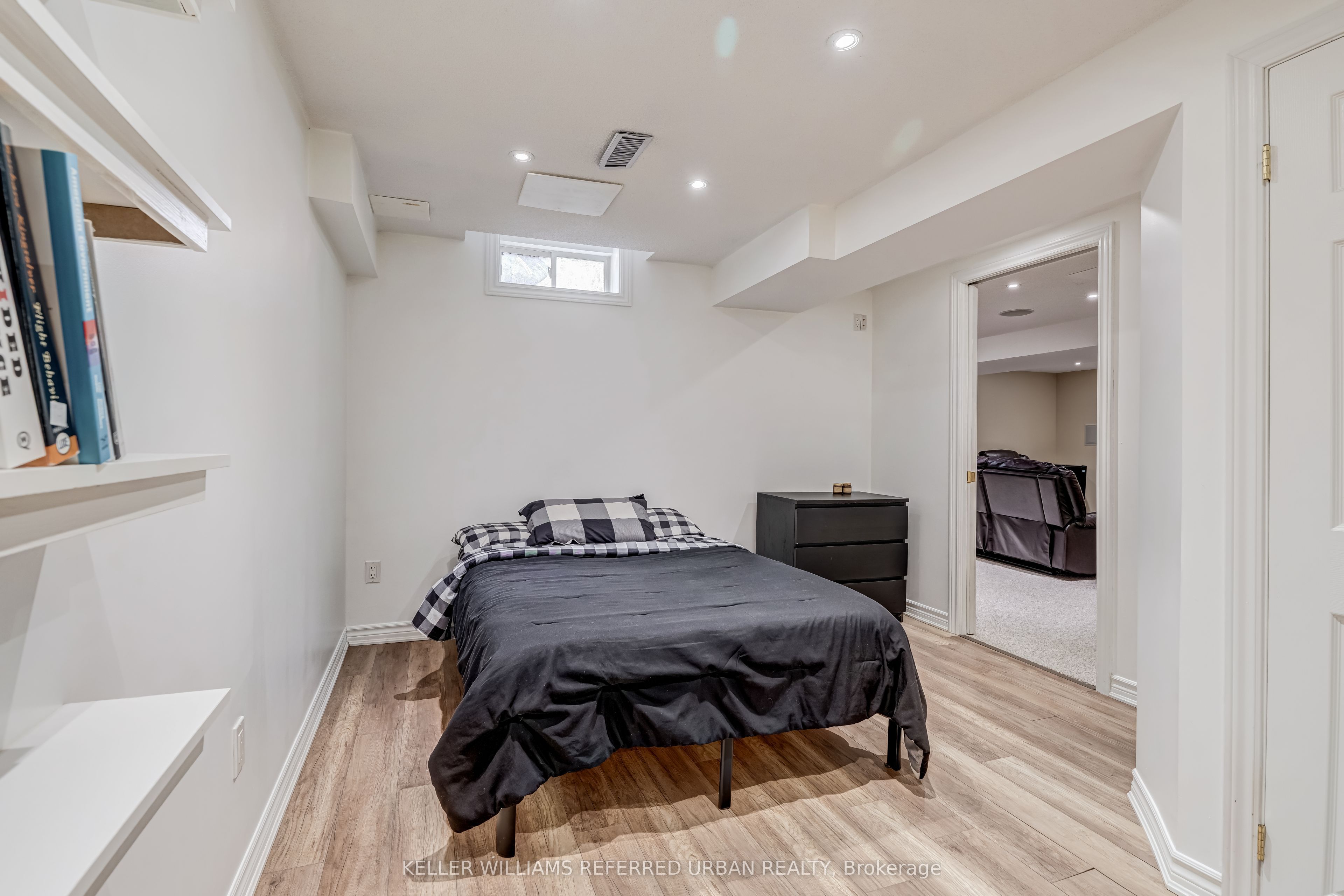 9 Stone Street Property Photo 43