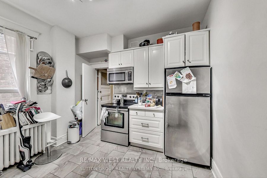328 High Park Avenue Property Photo 6
