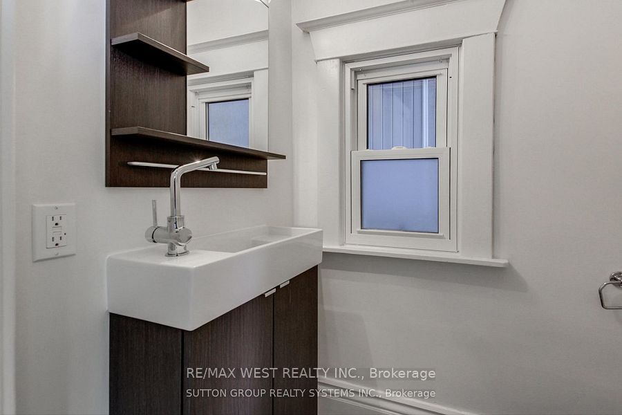 328 High Park Avenue Property Photo 11