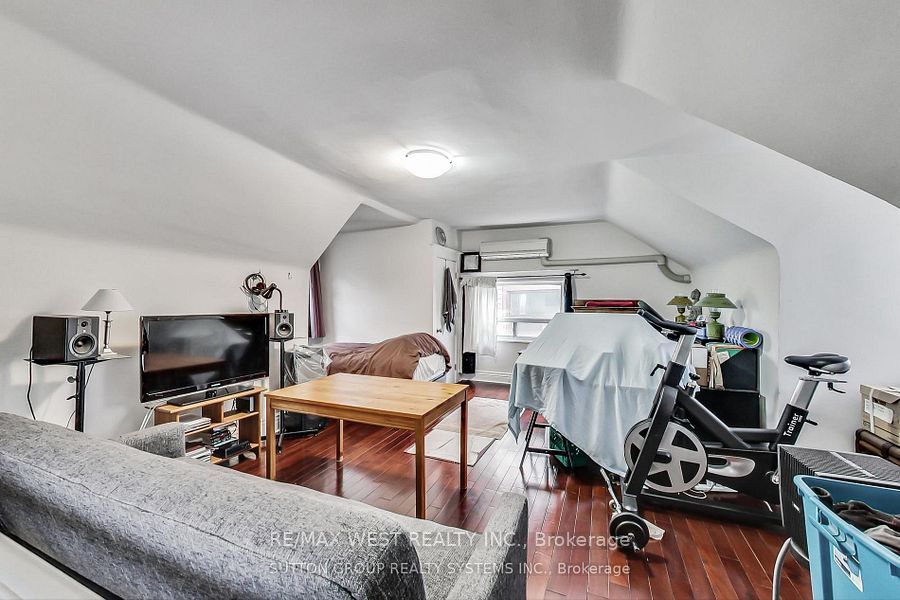 328 High Park Avenue Property Photo 15