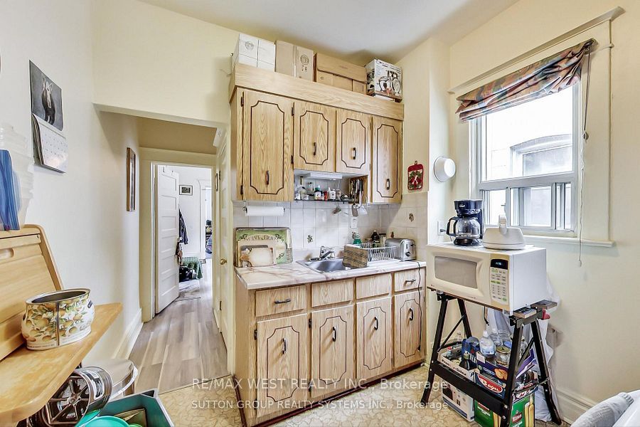 328 High Park Avenue Property Photo 16