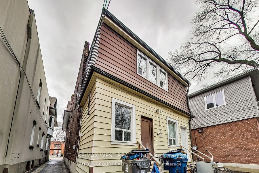 328 High Park Avenue Property Photo 17