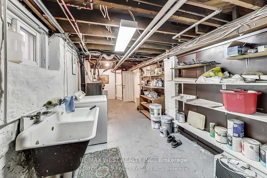 328 High Park Avenue Property Photo 18
