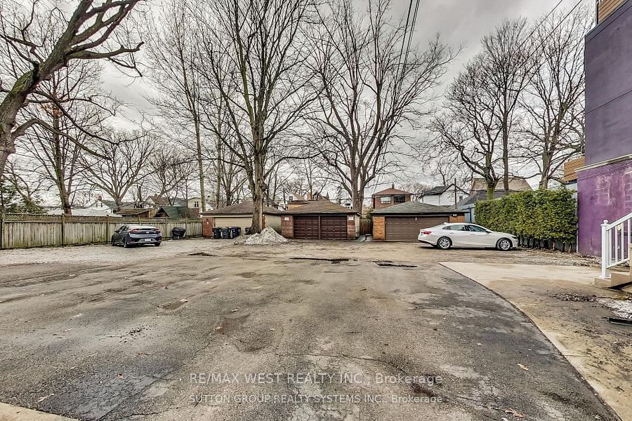 328 High Park Avenue Property Photo 20