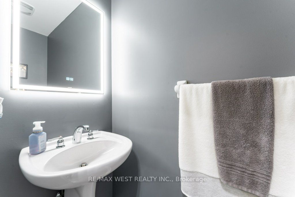 85 Aird Court Property Photo 18