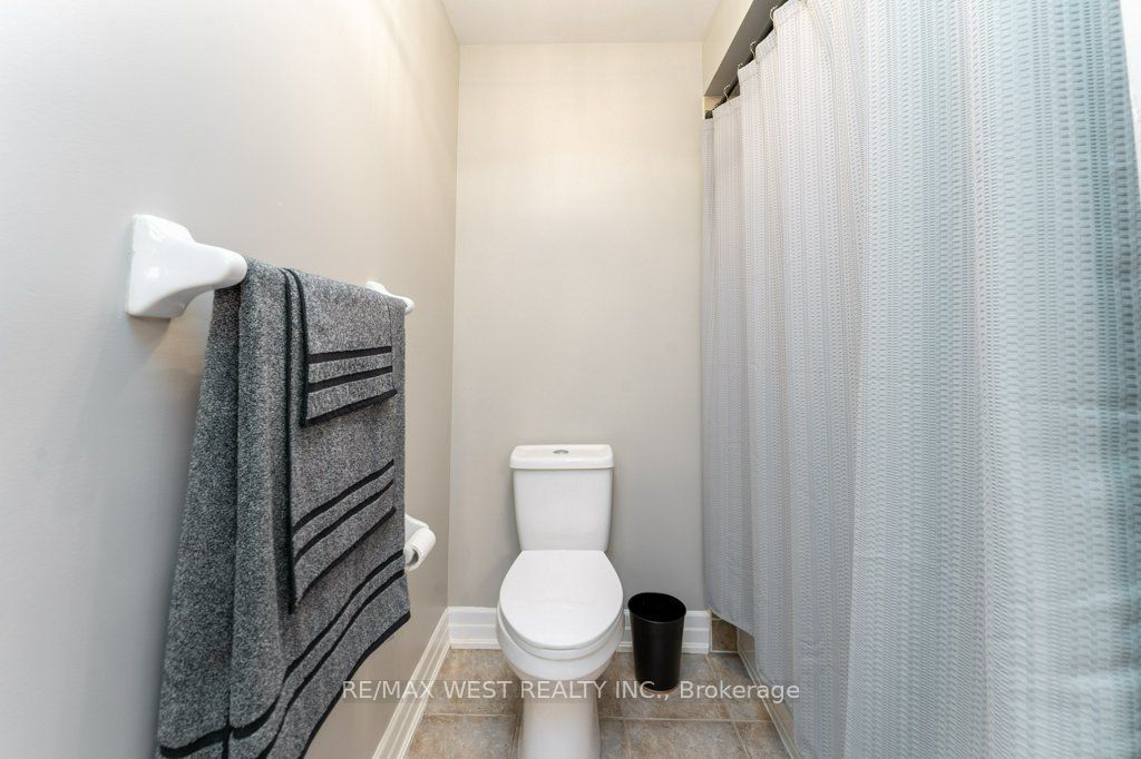 85 Aird Court Property Photo 27