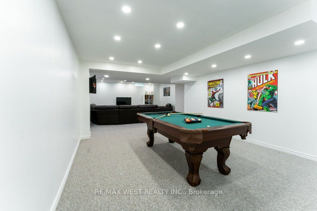 85 Aird Court Property Photo 43