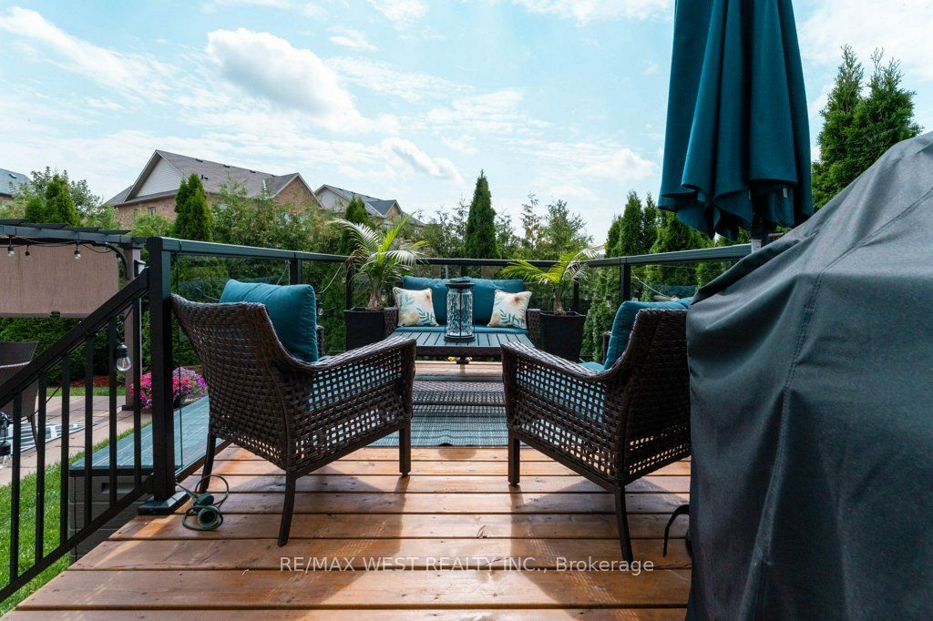 85 Aird Court Property Photo 49
