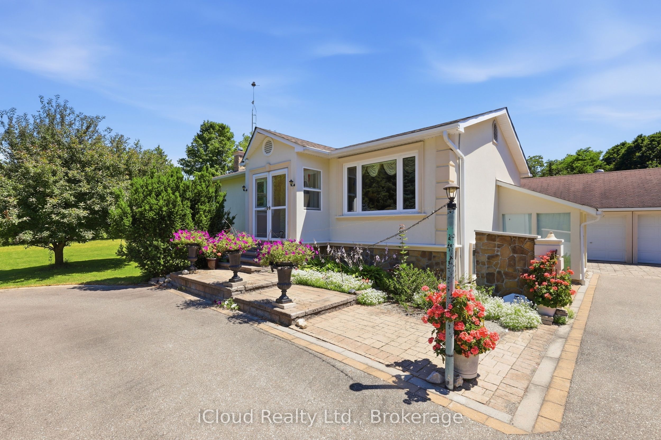 4014 Twenty Side Road Property Photo 1