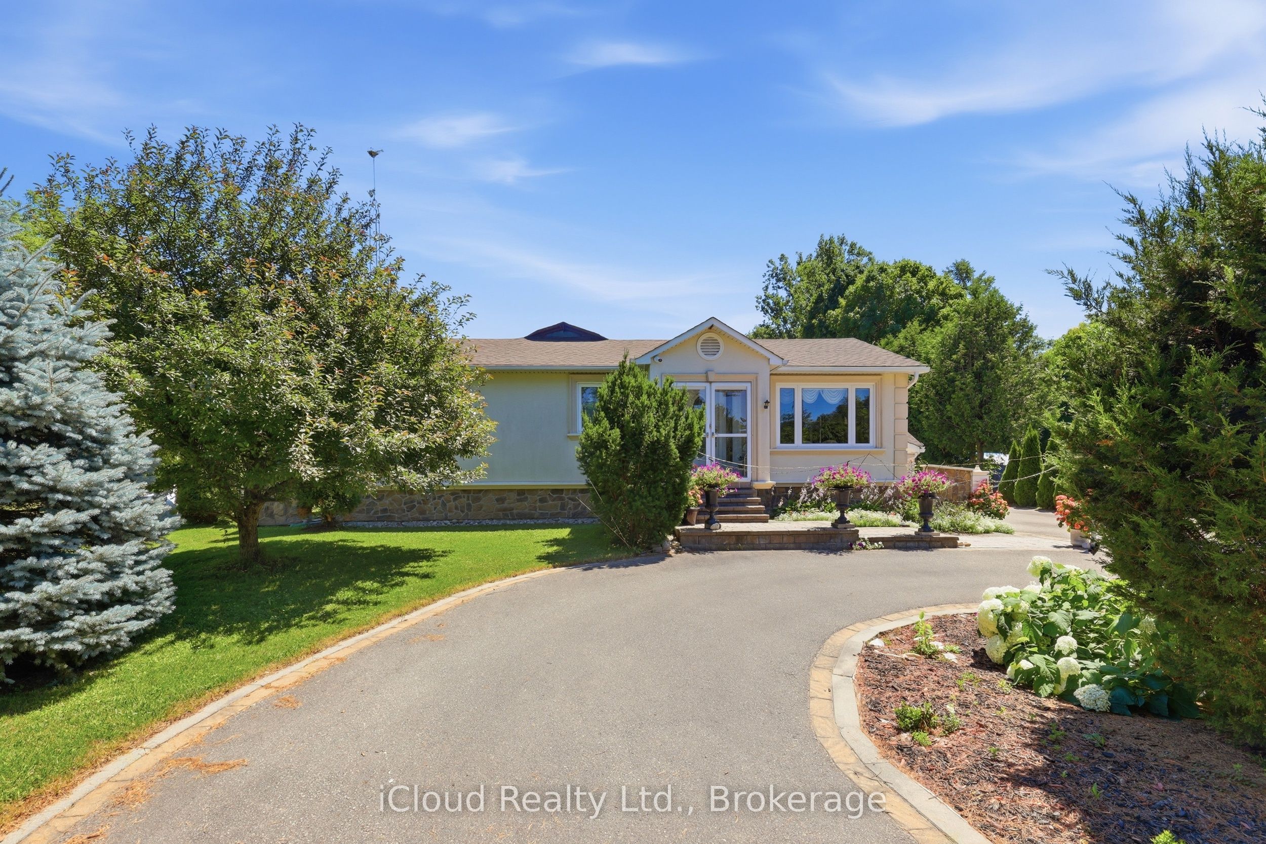4014 Twenty Side Road Property Photo 2