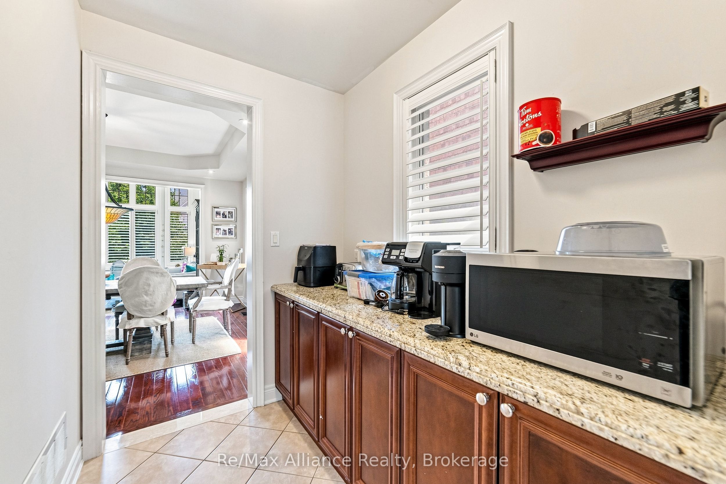 2404 Rideau Drive Property Photo 10