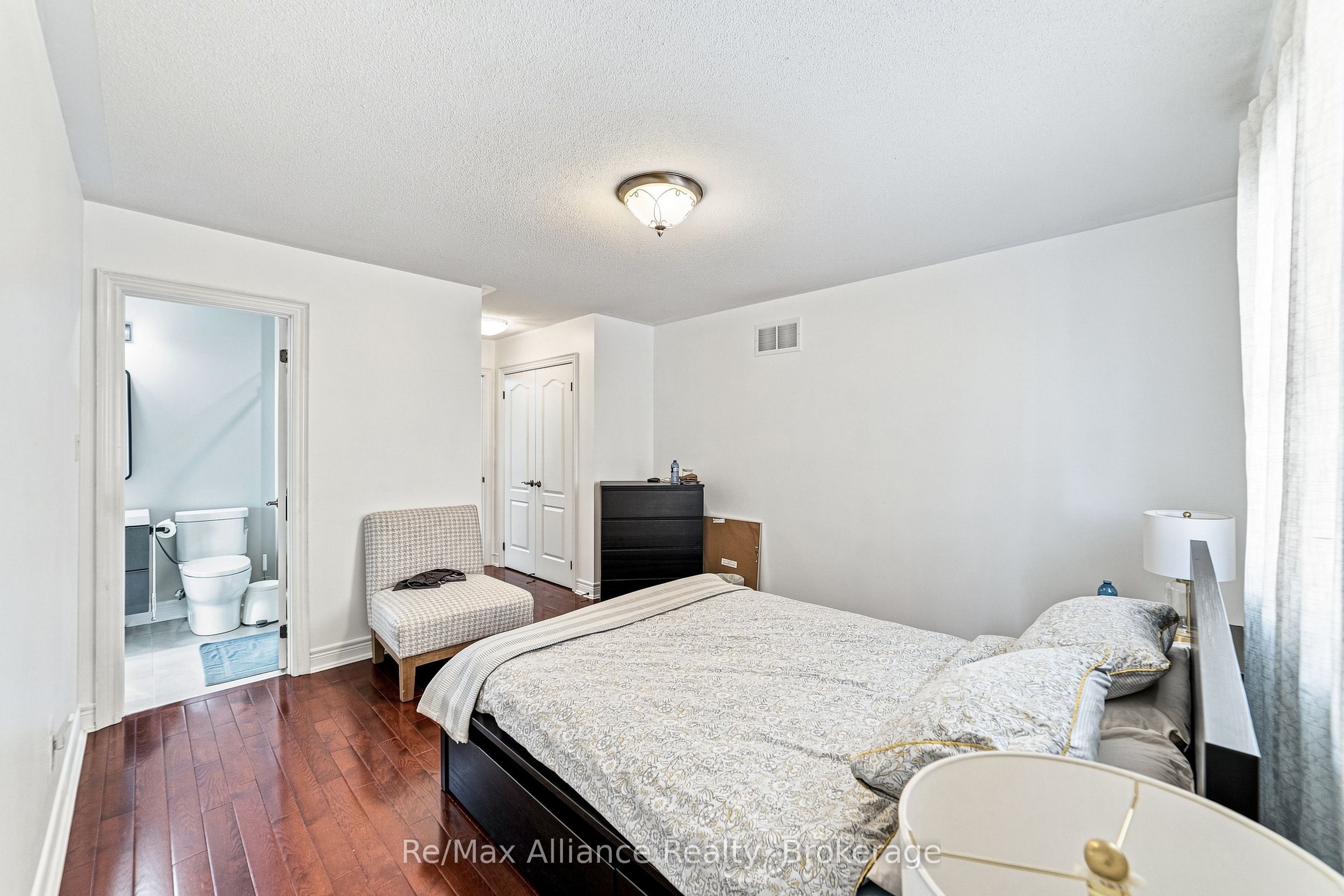 2404 Rideau Drive Property Photo 23