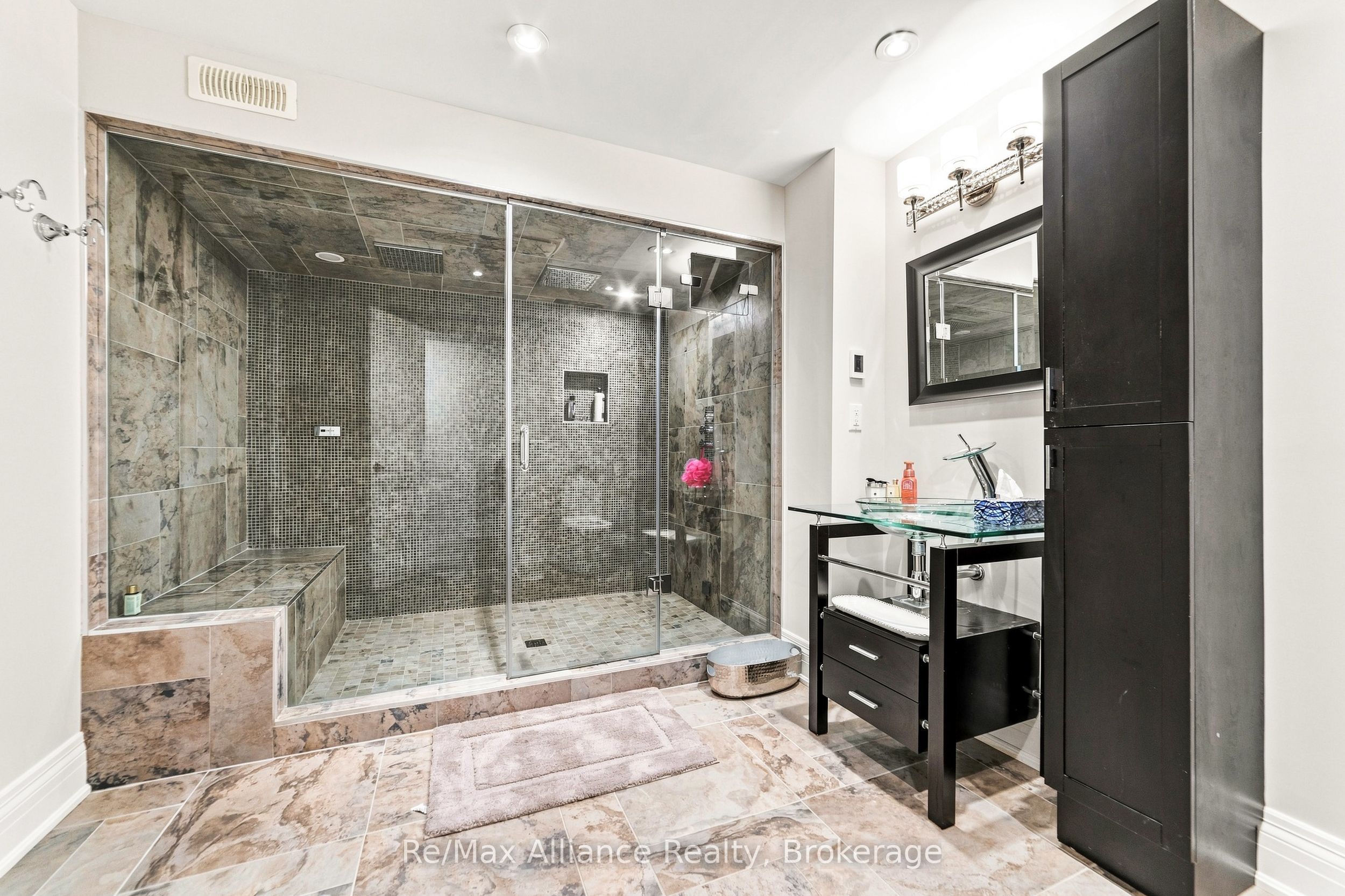 2404 Rideau Drive Property Photo 38