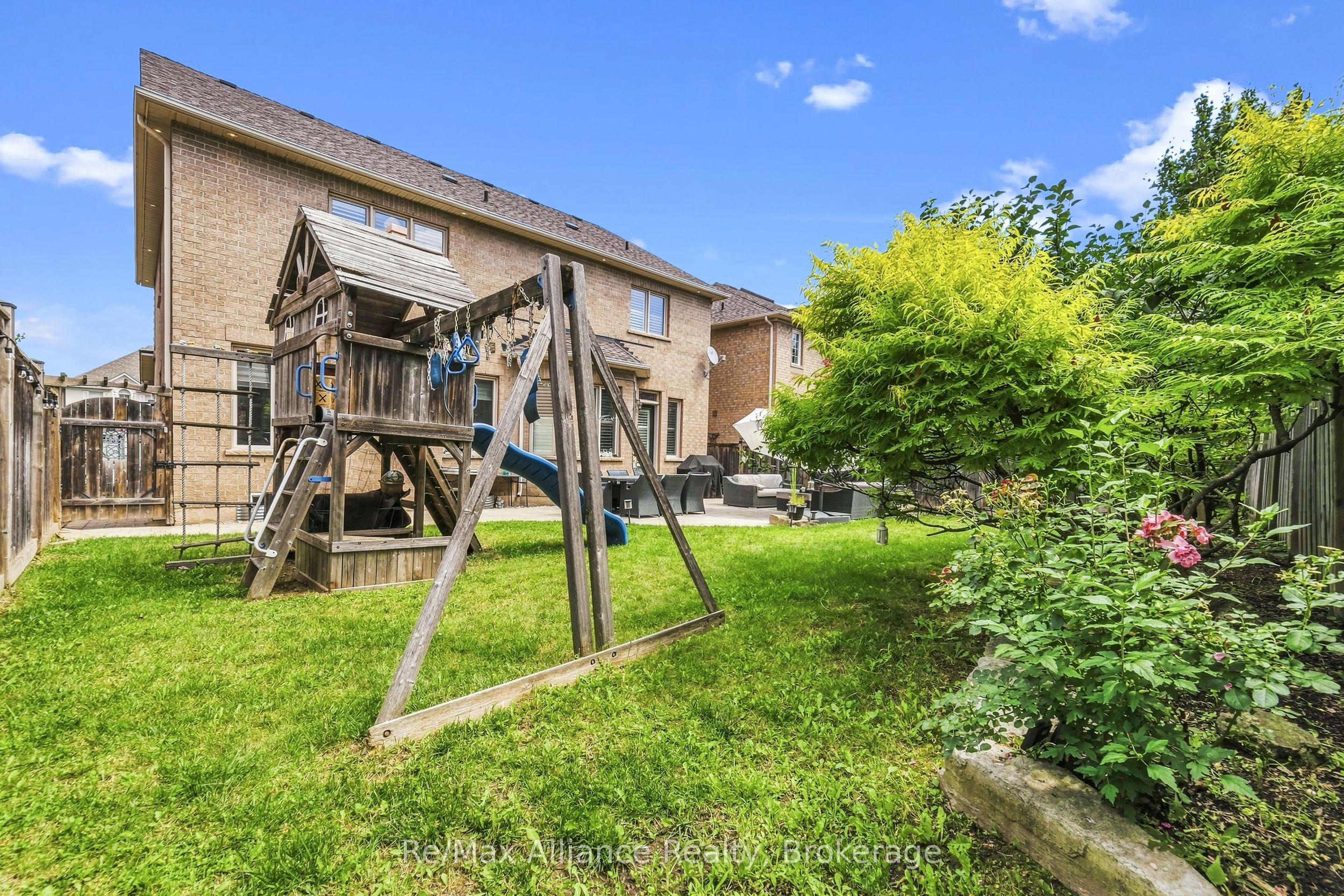 2404 Rideau Drive Property Photo 42