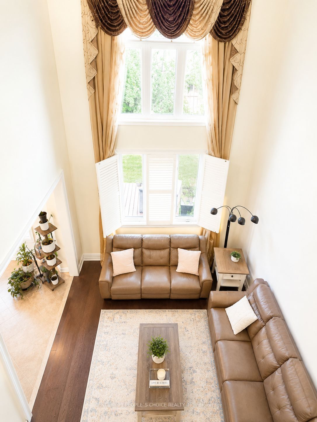 2486 Wasaga Drive Property Photo 8